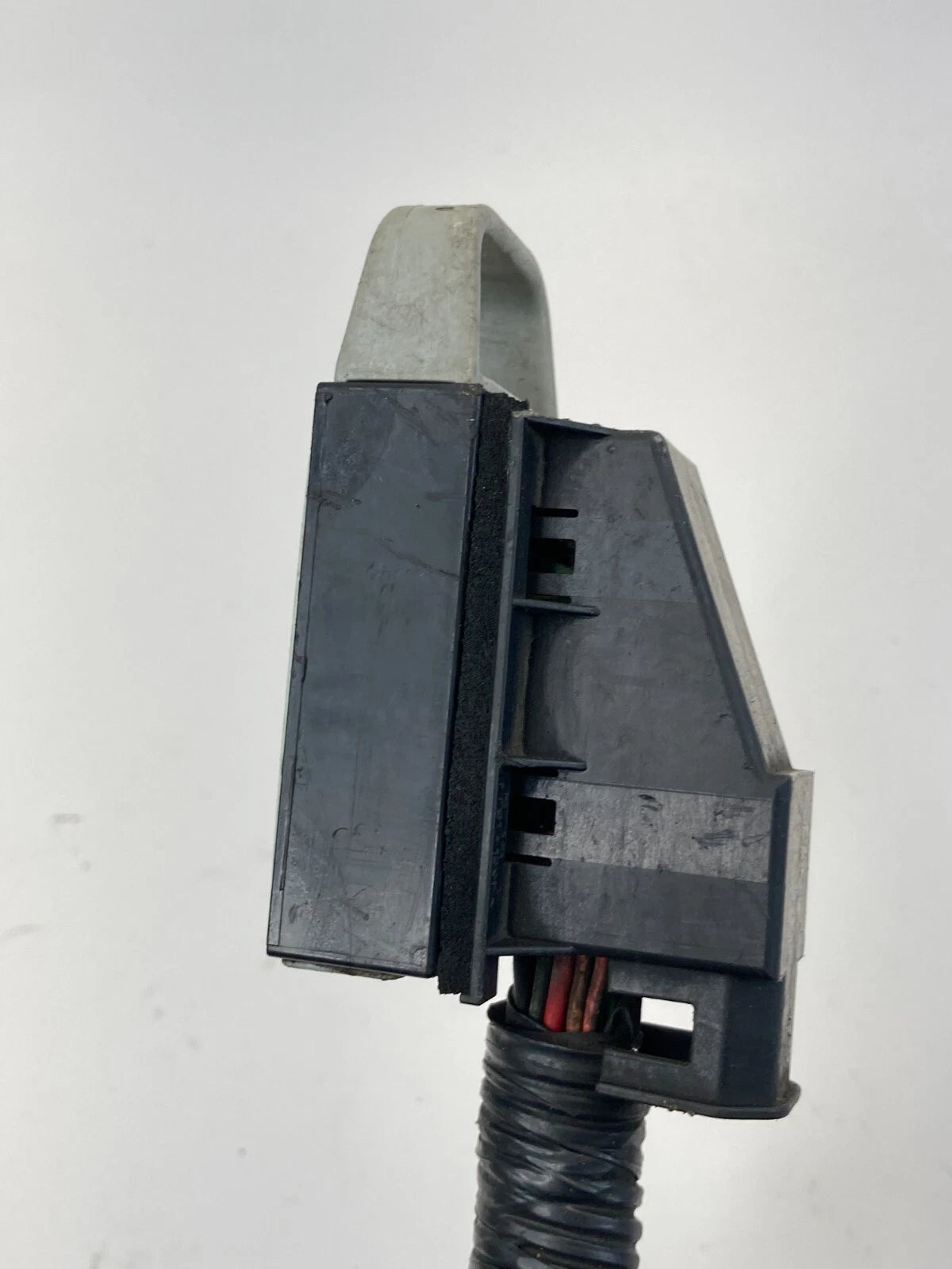 2003-2004 FORD CROWN VICTORIA 4.6L ABS ANTI LOCK BRAKE PUMP CONNECTOR PLUG OEM