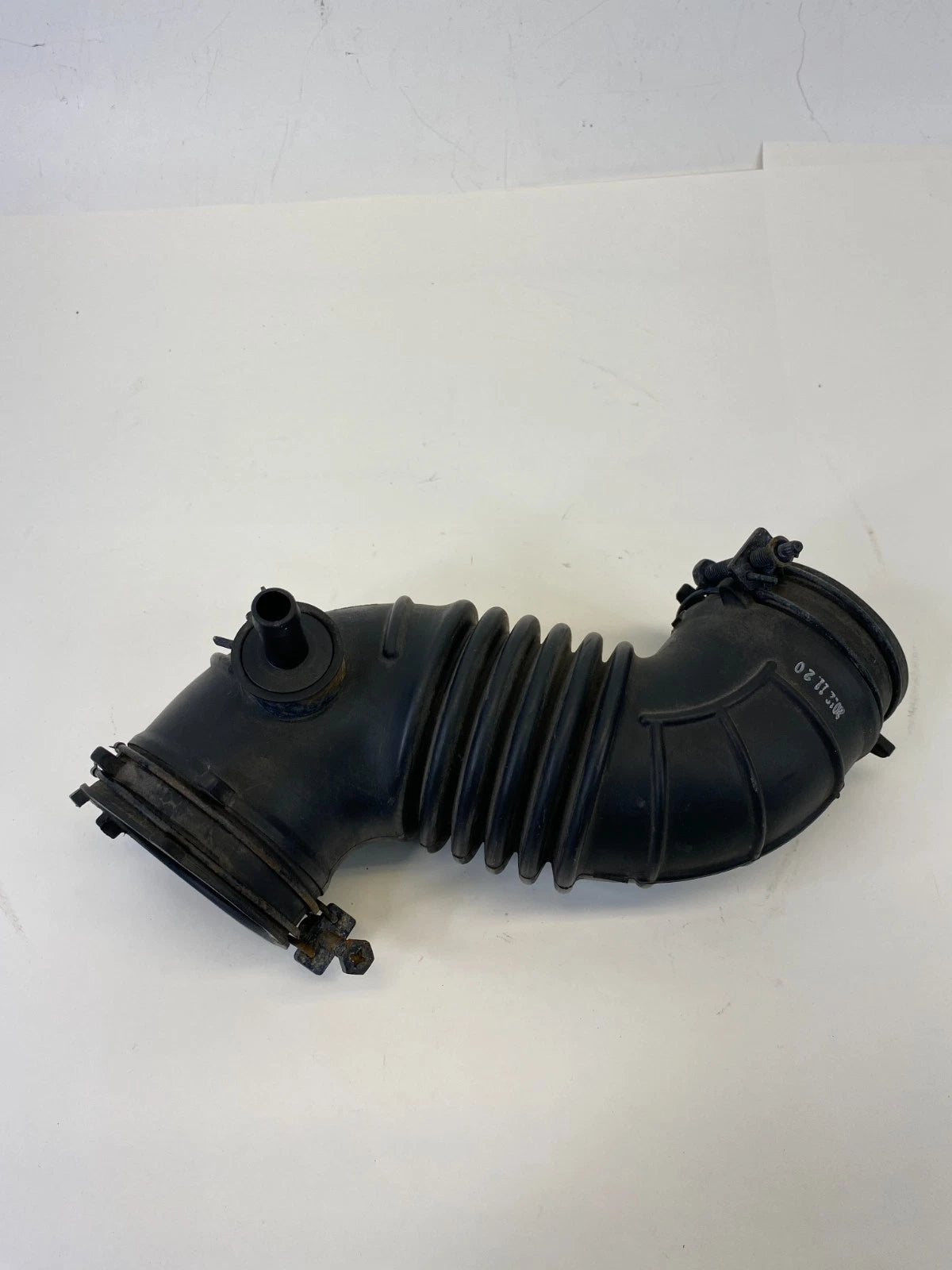 2012 2013 2014 HYUNDAI ACCENT 1.6L L4 AIR INTAKE TUBE HOSE RESONATOR DUCT OEM