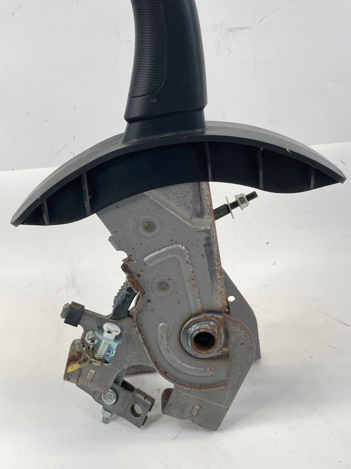 2014-2019 KIA SOUL PARKING E-BRAKE BRAKE HANDLE EMERGENCY BRAKE LEVER OEM
