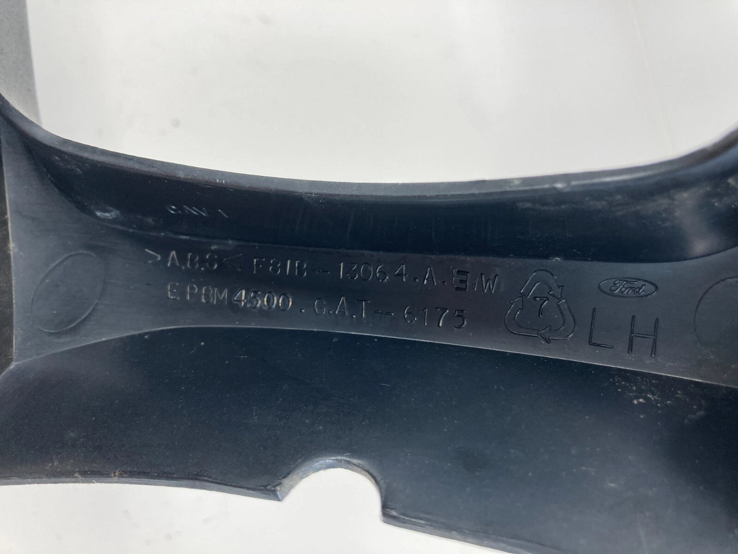 99-04 FORD F-250 F-350 SUPER DUTY HEADLIGHT HEADLAMP TRIM BEZEL F81B13064AEW OEM