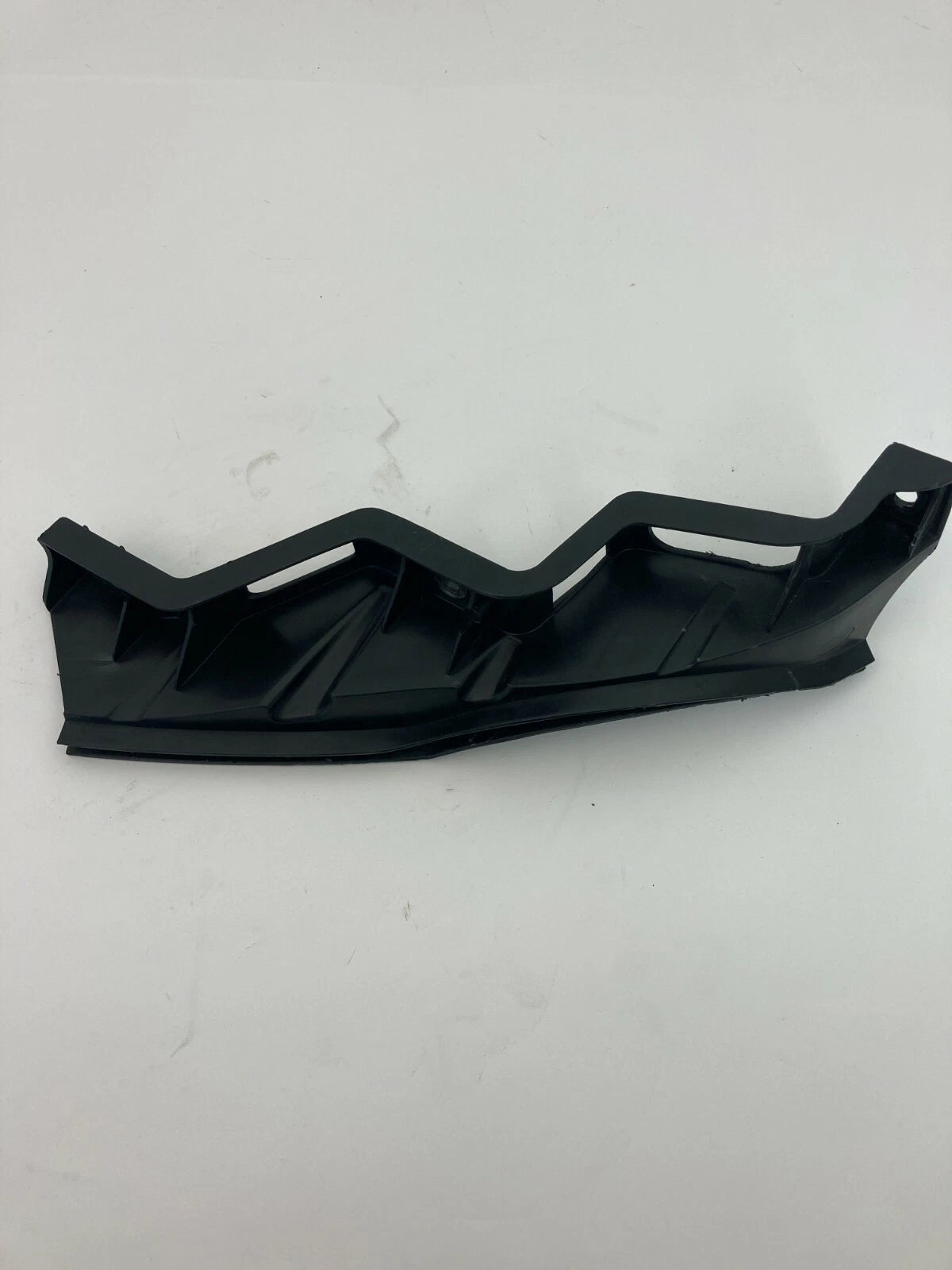 2006-2010 VOLKSWAGEN PASSAT FRONT RIGHT SIDE BRACKET BUMPER MOUNT 3C0-807-890