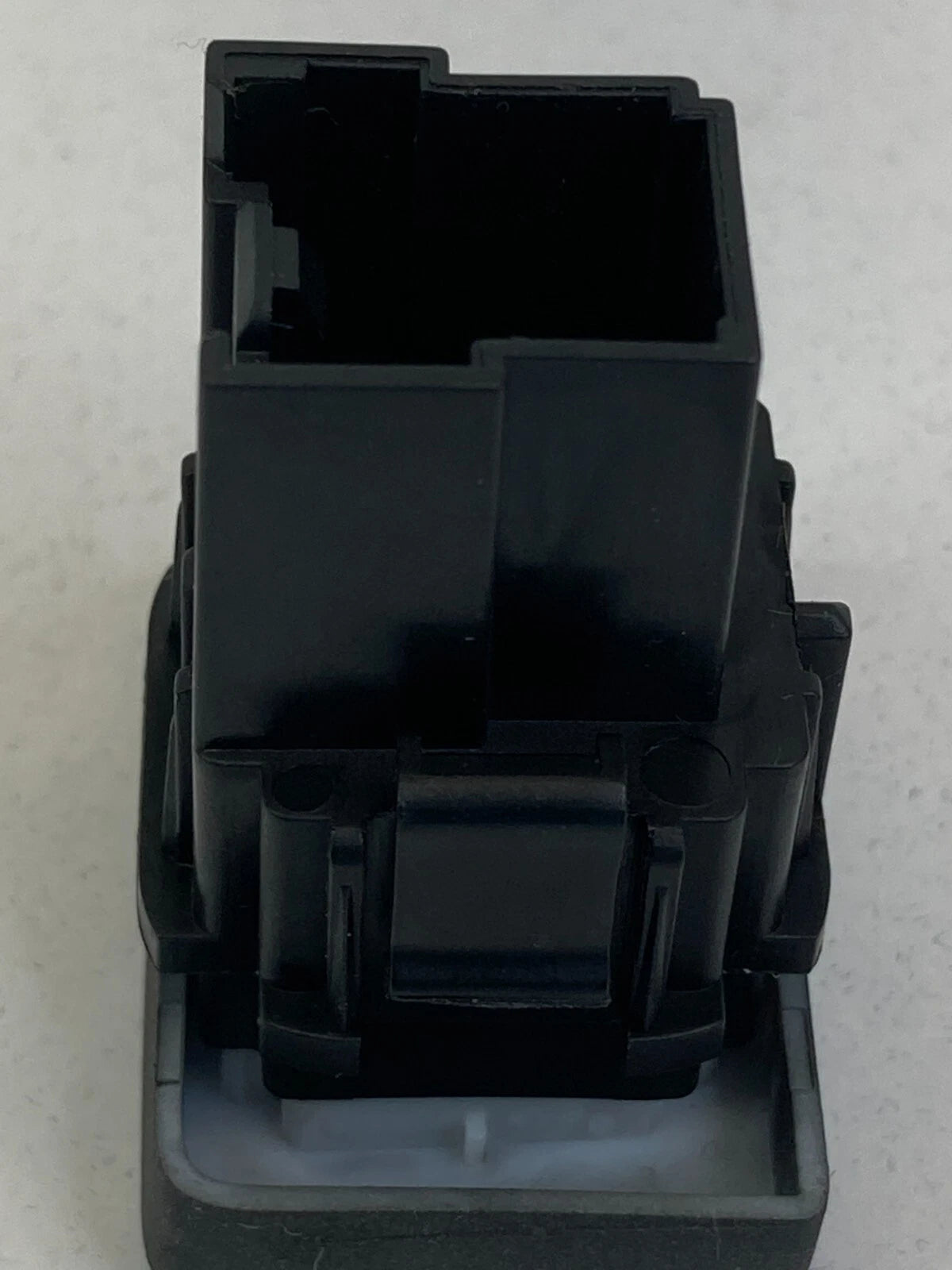 2010-2019 LINCOLN MKT REAR TRUNK LID LIFGATE OPEN CLOSE SWITCH AE9T-10E952-ASW