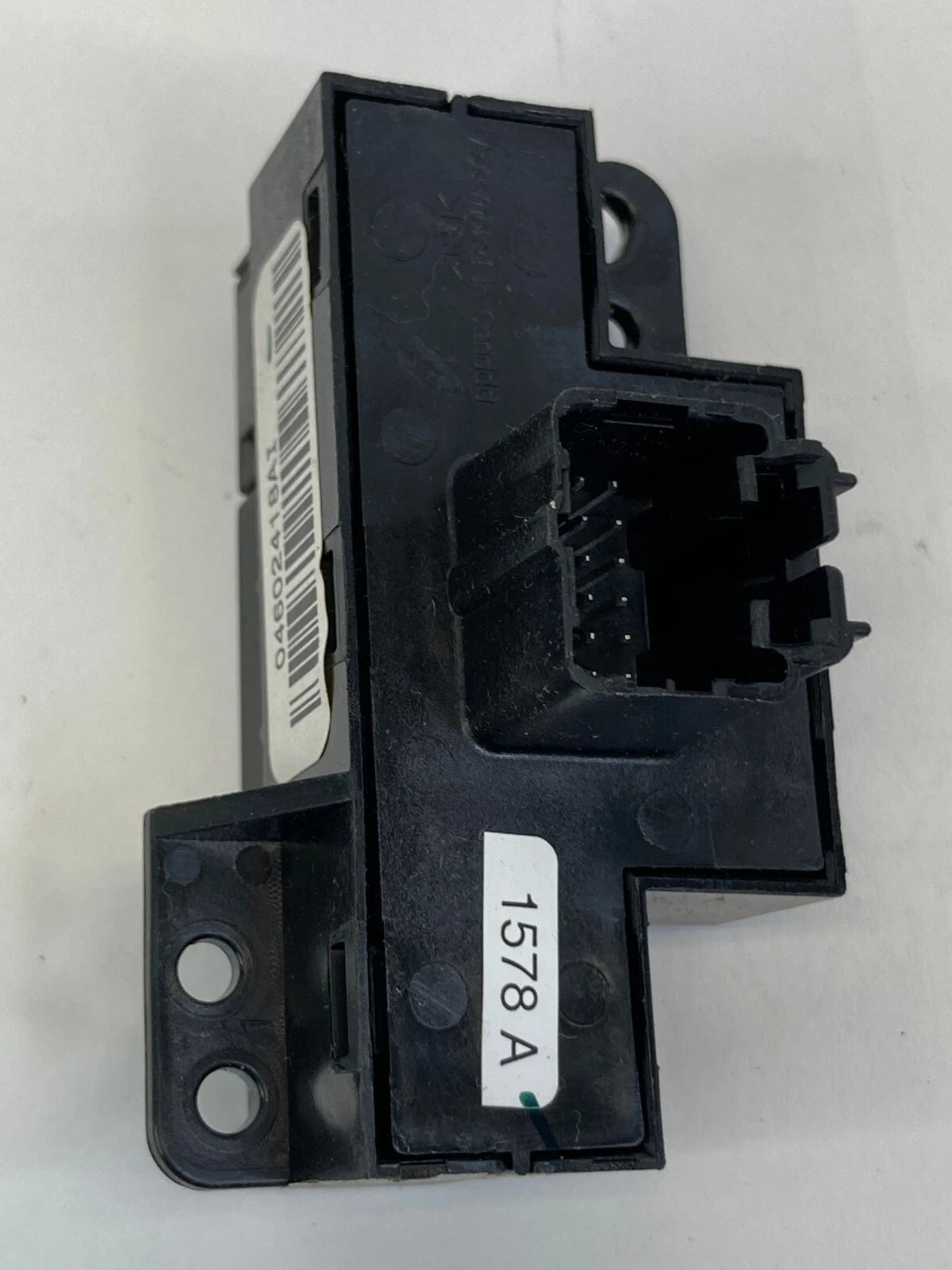 08 09 CHRYSLER TOWN & COUNTRY DASH HAZARD CONTROL & ESP BUTTON SWITCH 4602418AI