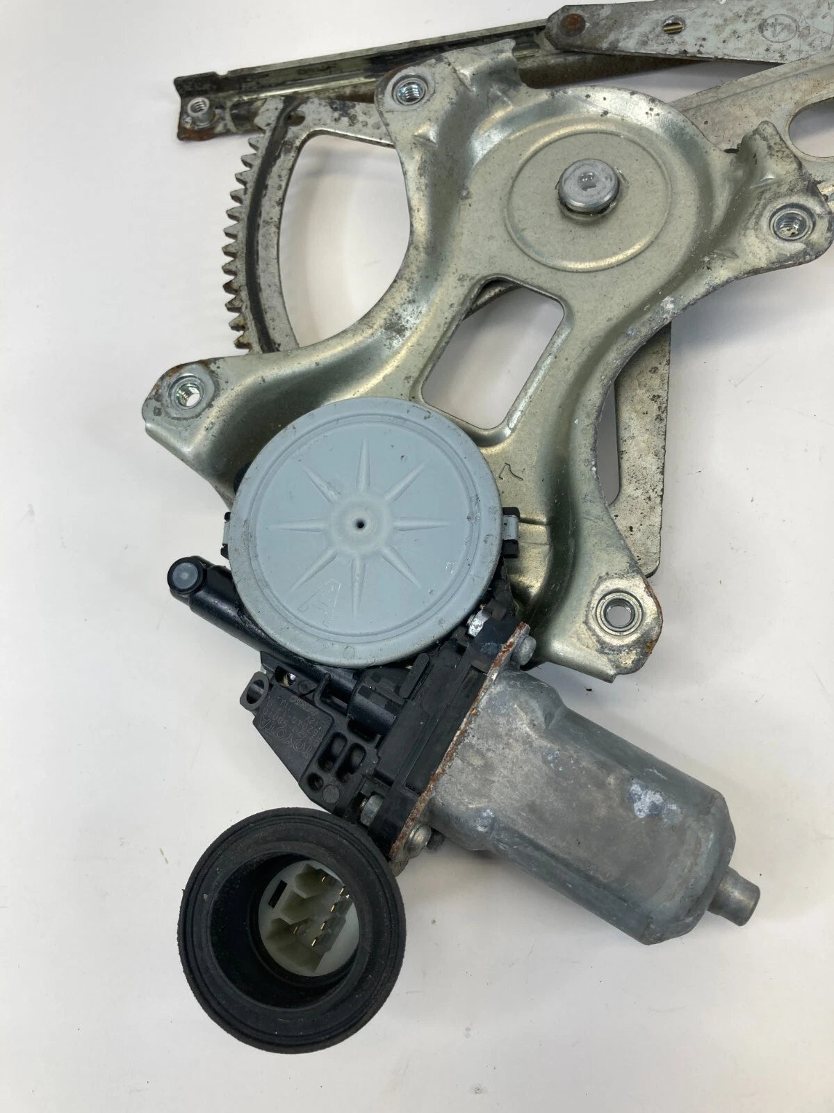 2006-2008 LEXUS IS250 POWER WINDOW MOTOR REGULATOR FRONT DRIVERS OEM 85720-58010