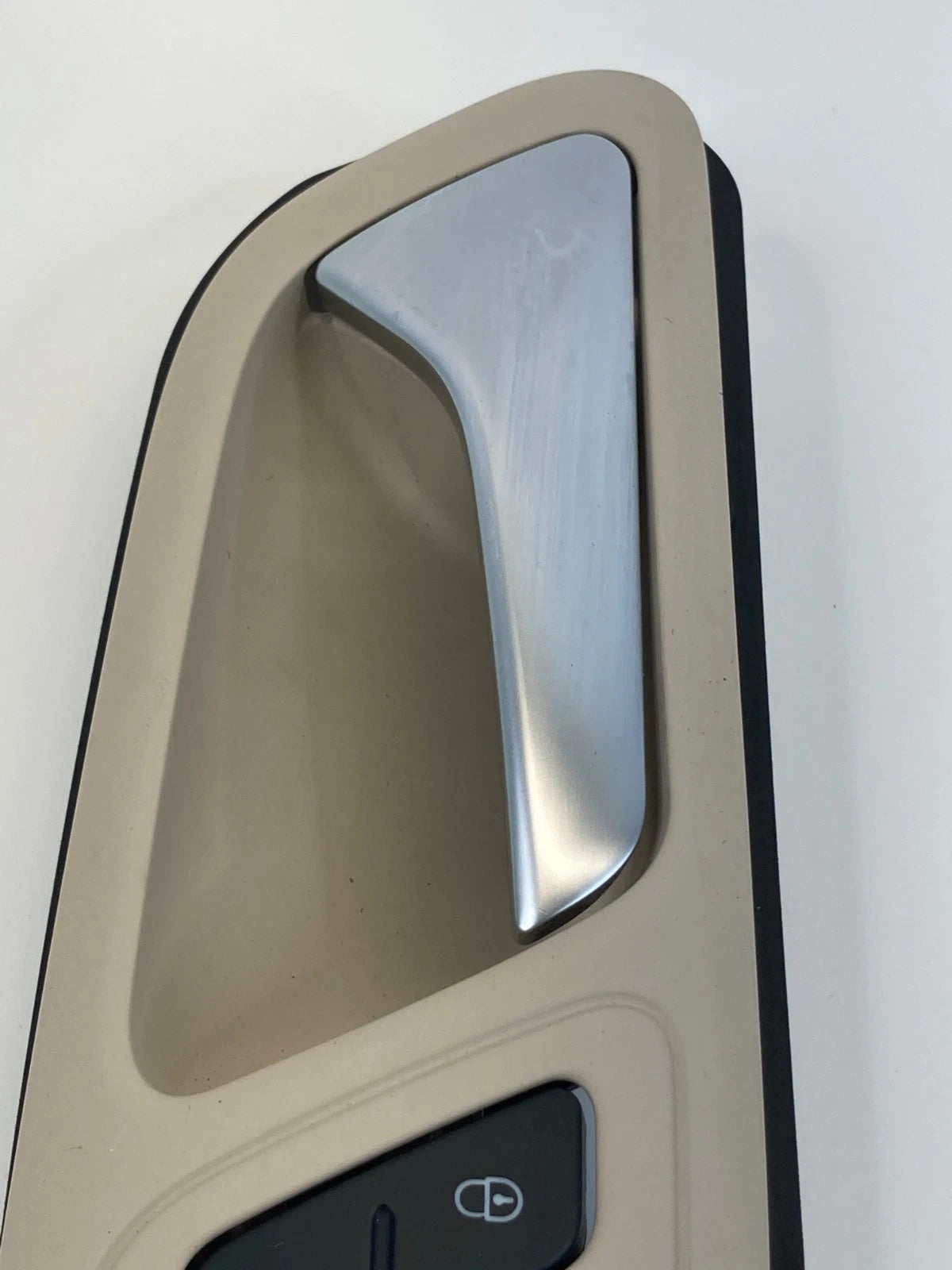 2009-2012 VOLKSWAGEN CC REAR RIGHT SIDE INTERIOR DOOR HANDLE 3C8-837-114 OEM