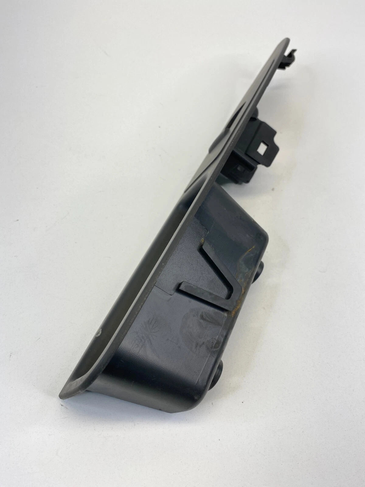 2010-2012 CHEVROLET MALIBU REAR LEFT WINDOW SWITCH BEZEL TRIM PANEL 25952180
