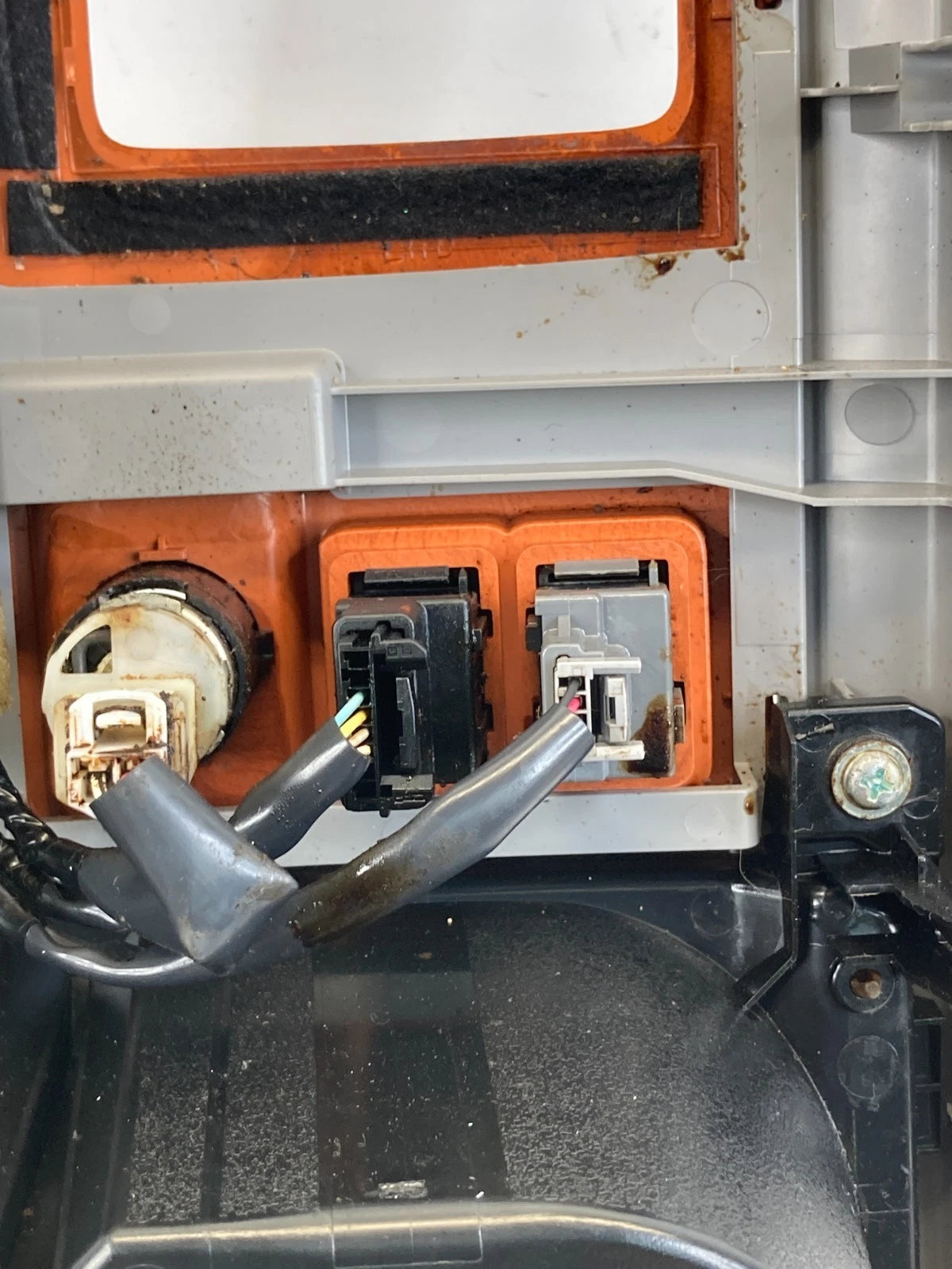 08 09 TOYOTA HIGHLANDER CENTER CONSOLE SHIFTER BEZEL & CUP HOLDERS 58804-48040