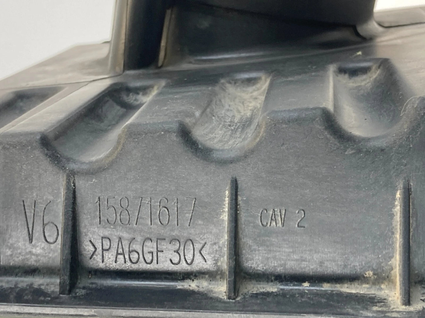 2006-2009 CHEVROLET IMPALA AIR CLEANER UPPER HOUSING FILTER COVER 15871617 OEM