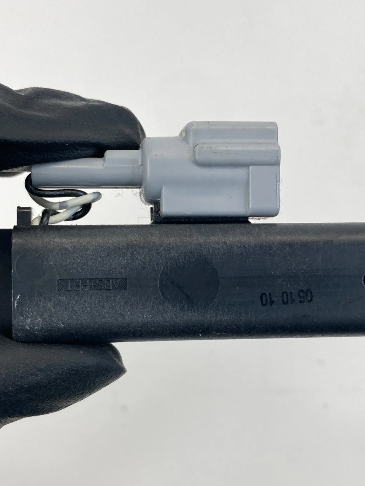 2006-2010 INFINITI M35 FRONT KEYLESS ENTRY SMART KEY SENSOR ANTENNA OEM