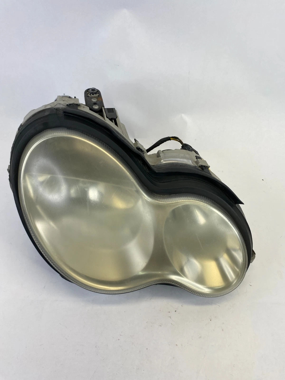 2001-2005 MERCEDES C240 RIGHT PASSENGER SIDE HALOGEN HEADLIGHT ASSEMBLY OEM