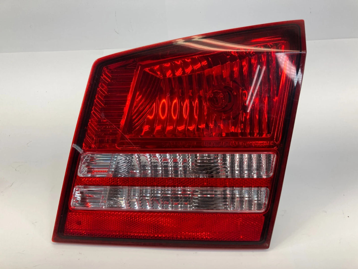 2009-2020 DODGE JOURNEY RIGHT PASSENGER LIFTGATE MOUNTED TAIL LIGHT 0480636 OEM