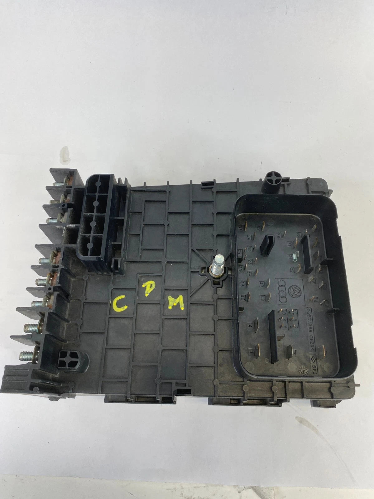 2009-2017 VW CC ENGINE UNDER HOOD FUSE BOX BLOCK RELAYS MODULE OEM 3C0937125A