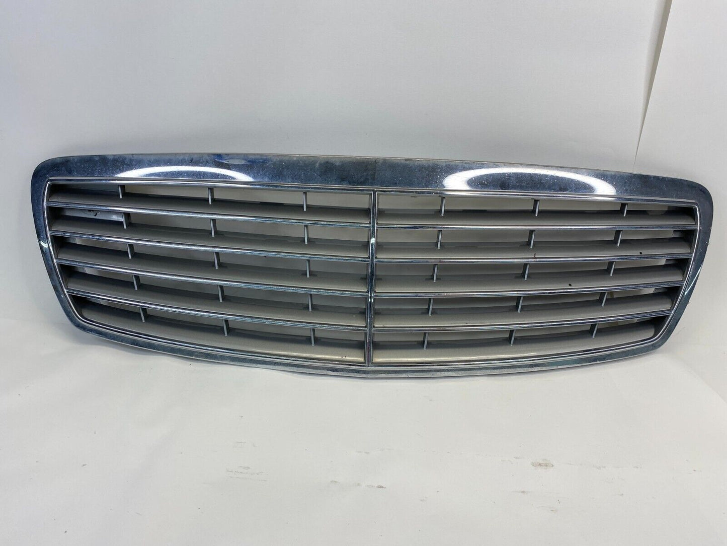 03 04 05 06 Mercedes-Benz E320 Front Hood Upper Grill Grille A2118800383 OEM