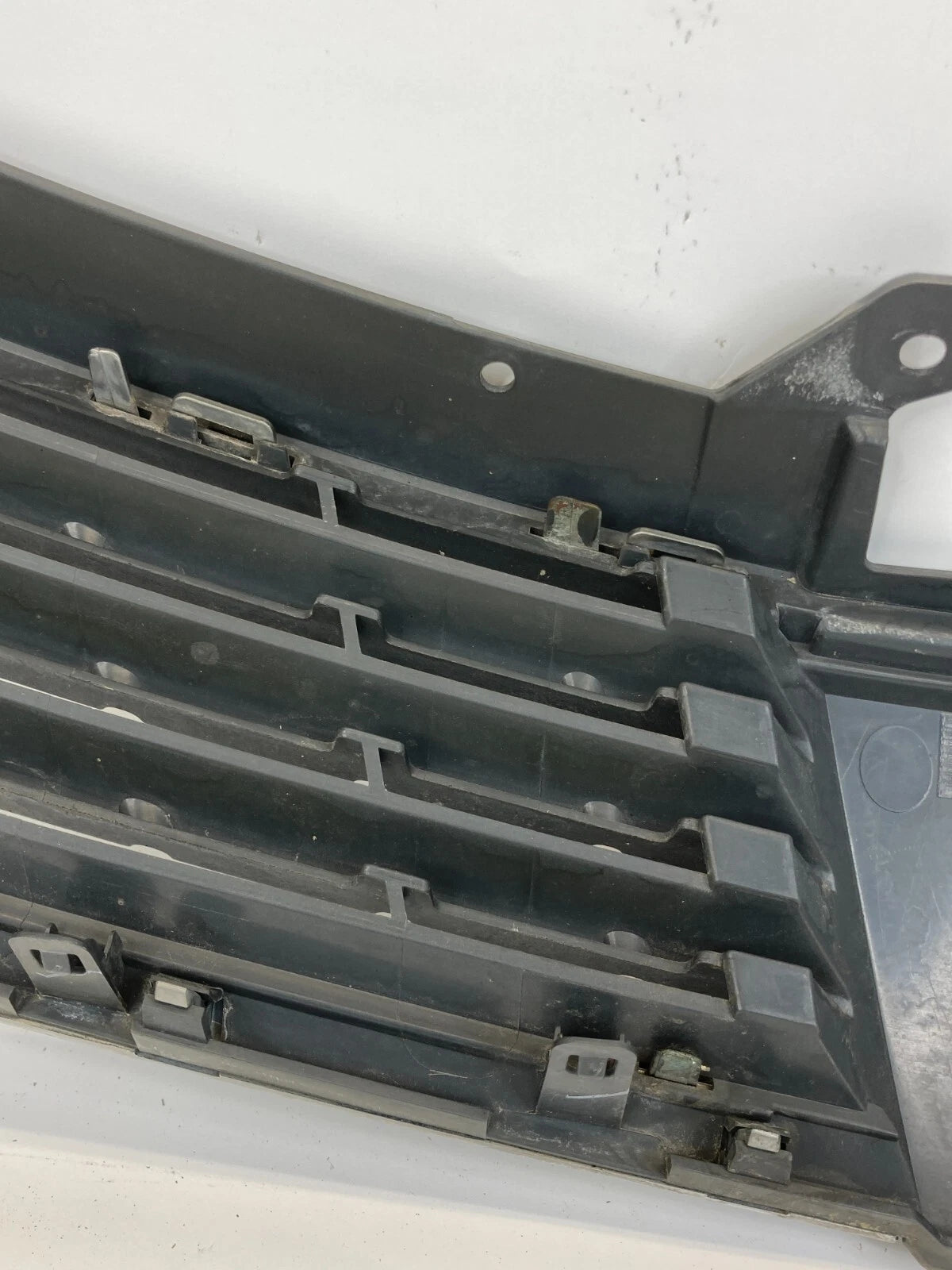 2007-2009 NISSAN VERSA HATCHBACK FRONT UPPER GRILL GRILLE CHROME 62310-EM30A OEM