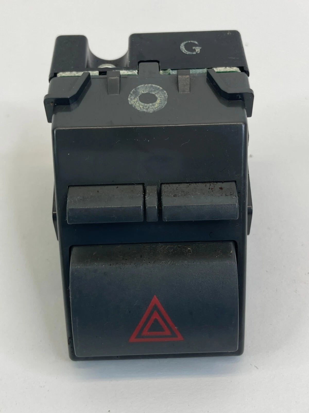 2007-2011 TOYOTA CAMRY FRONT DASH EMERGENCY HAZARD WARNING SWITCH 8433206100B1