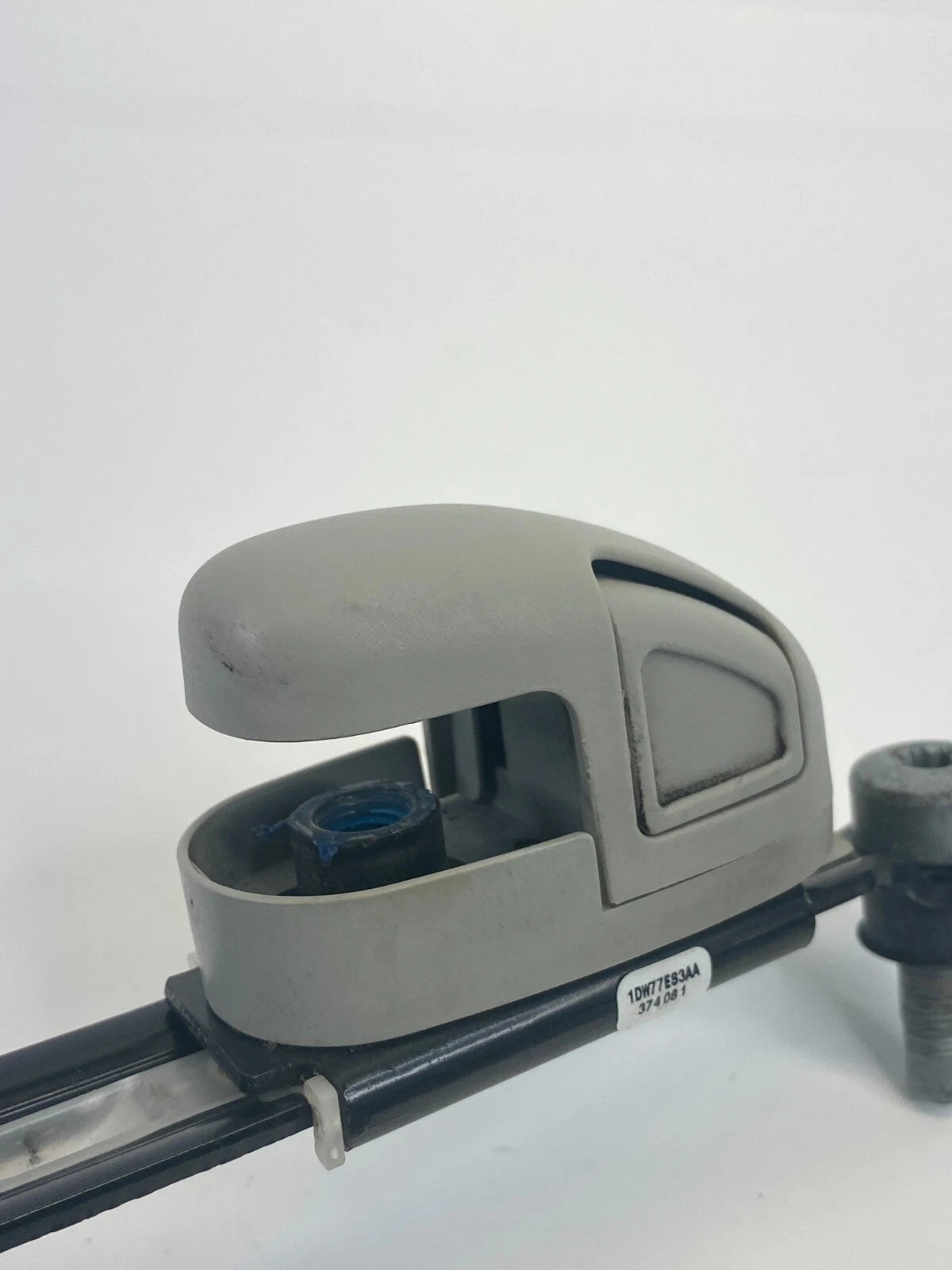 2009 2010 VOLKSWAGEN ROUTAN FRONT LEFT SEAT BELT HEIGHT ADJUSTER 1DW77ES3AA