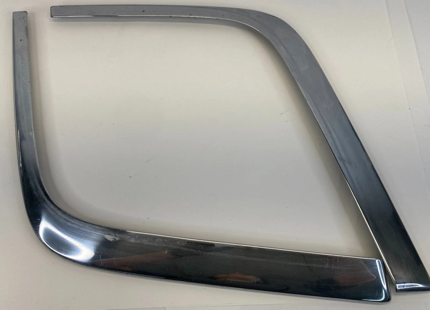 1998-2002 MERCEDES-BENZ E430 FRONT RIGHT & LEFT BUMPER MOLDING GARNISH TRIM OEM