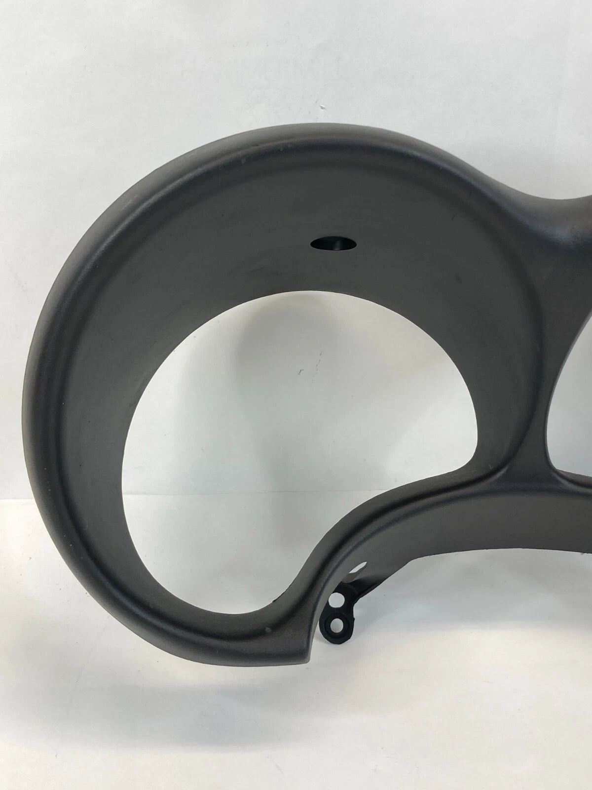 1999-2004 PONTIAC GRAND AM INSTRUMENT CLUSTER SPEEDOMETER COVER TRIM 22611818