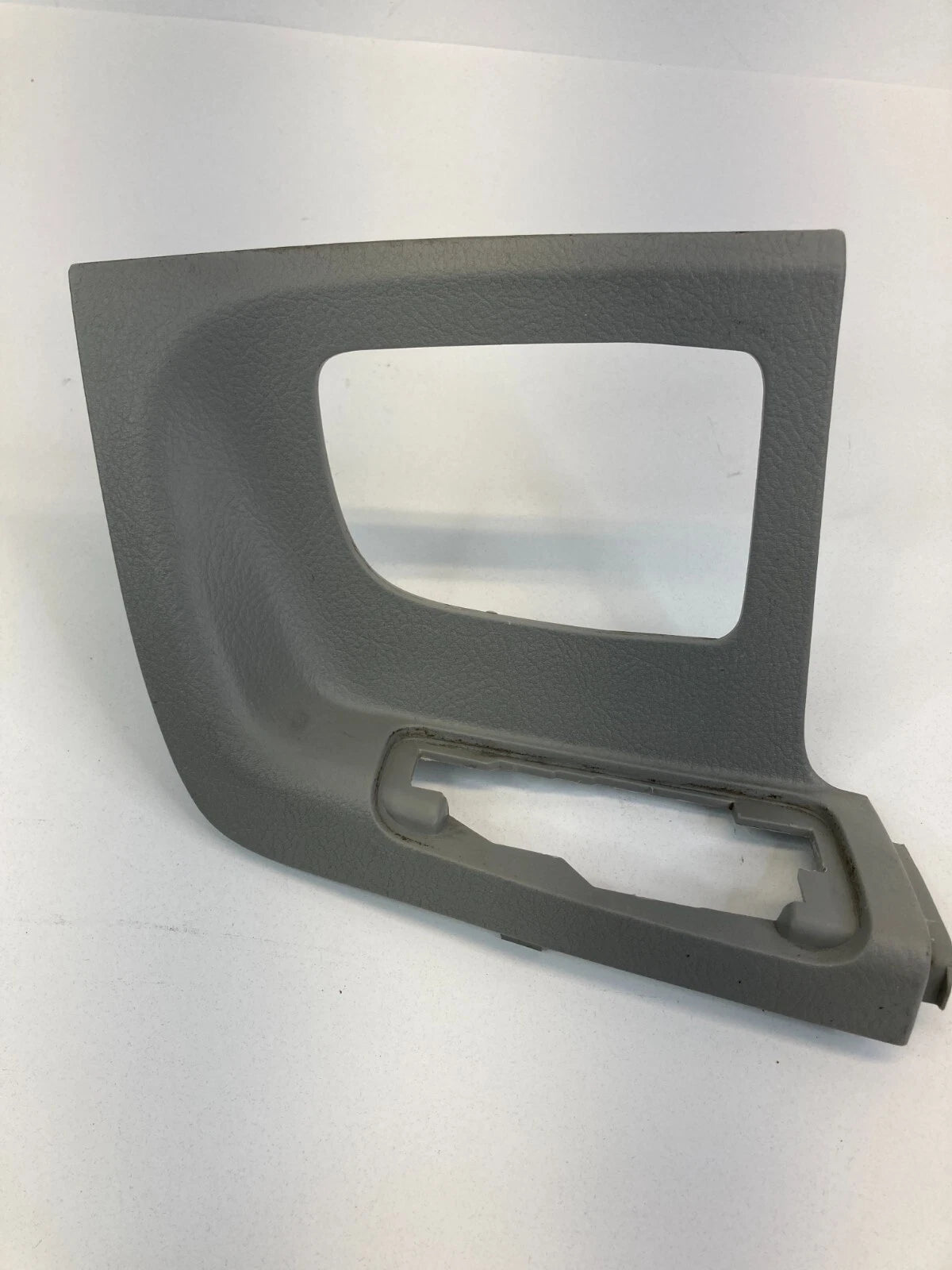2004-2009 KIA SPECTRA REAR RIGHT DOOR WINDOW SWITCH BEZEL TRIM OEM 82344-2F100