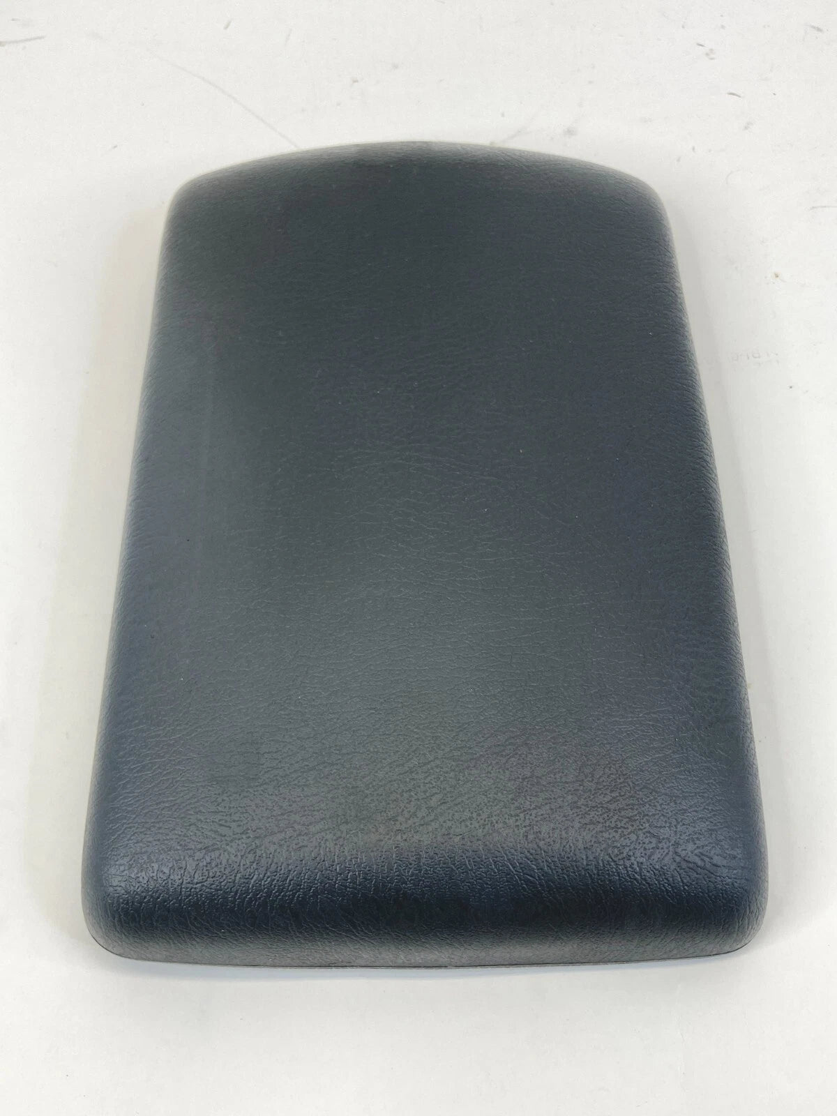 2002-2004 NISSAN XTERRA CENTER CONSOLE STORAGE ARMREST ARM REST LID COVER OEM