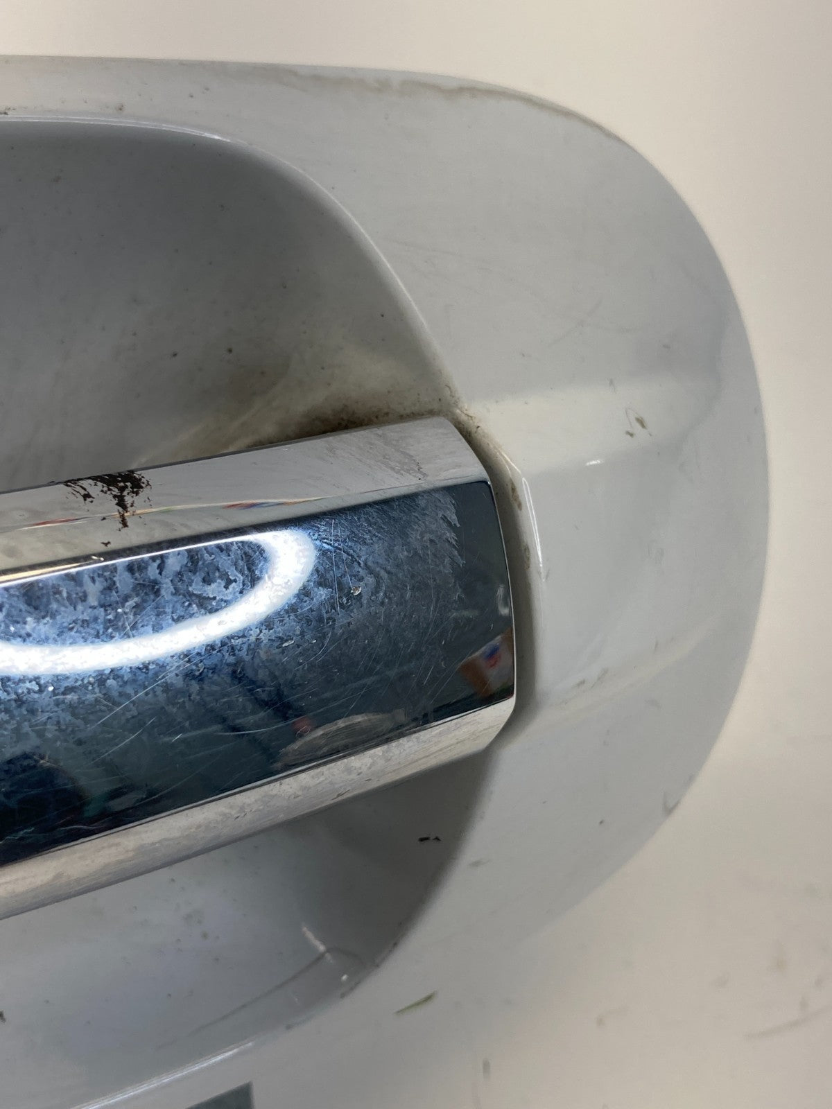 2003 2004 Lincoln Navigator Front Right Passenger Side Exterior Door Handle