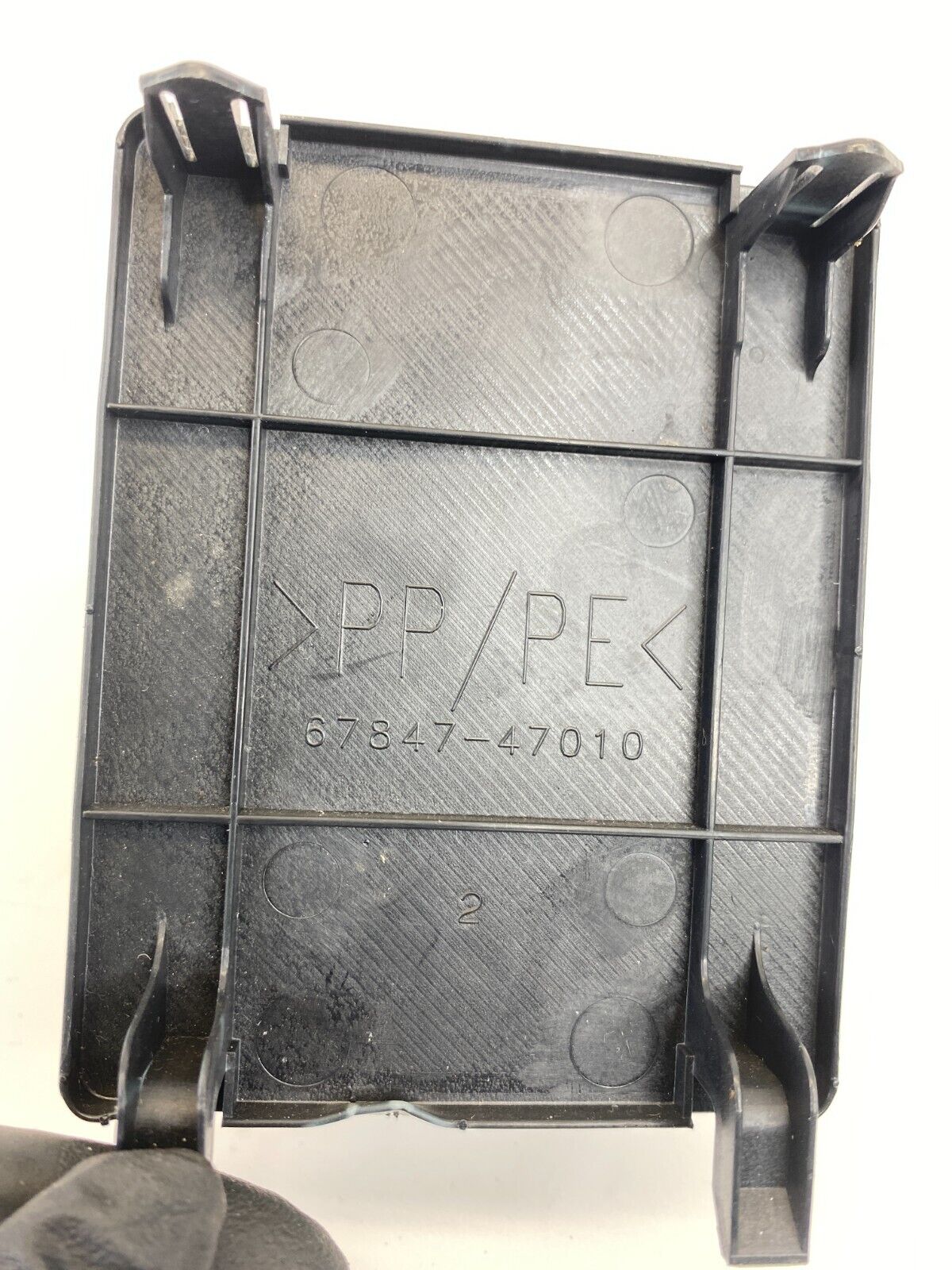 10-15 Toyota Prius Rear Trunk Liftgate Side Lid Cover Trim Cap 67847-47010