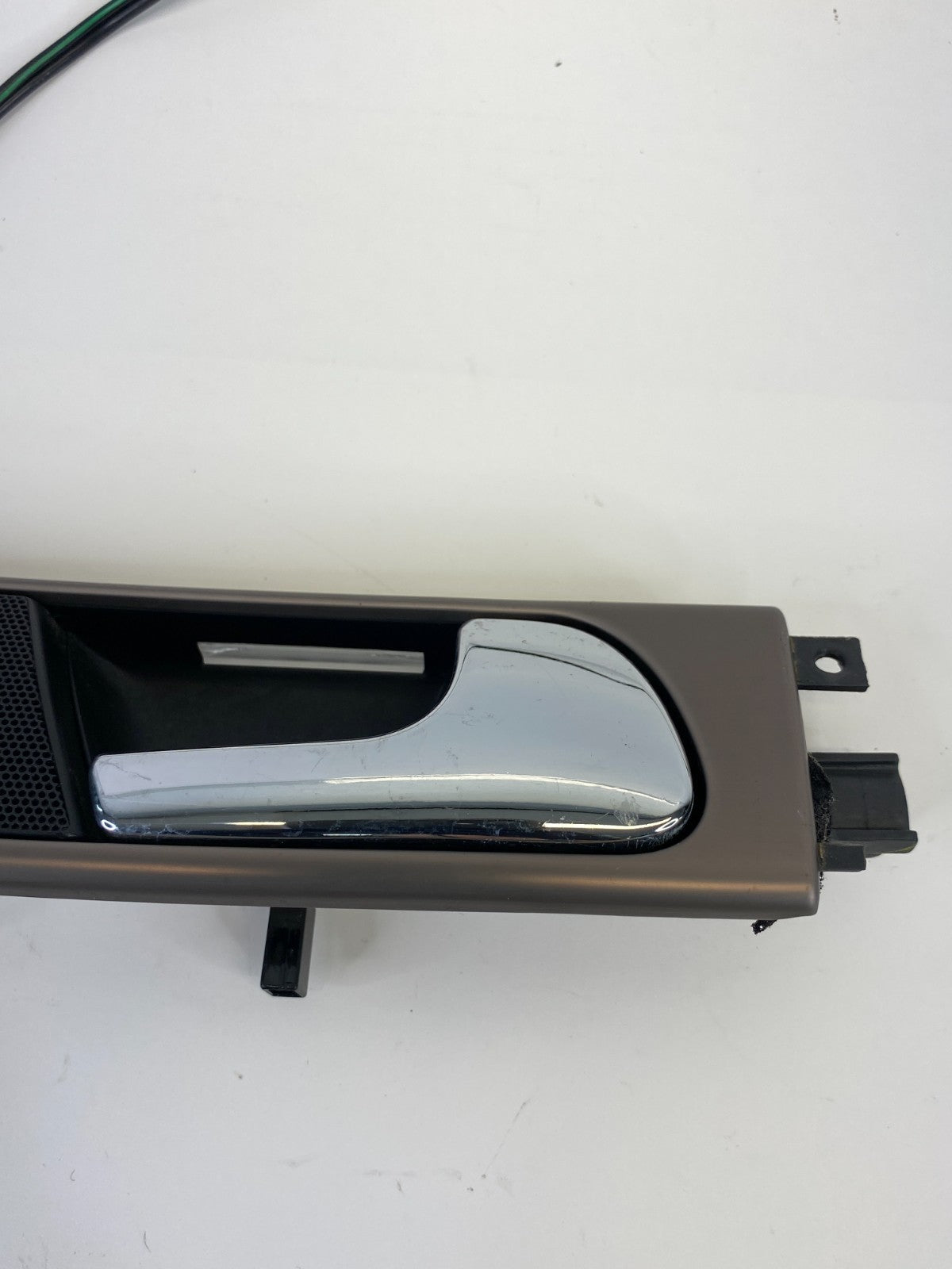 98-01 Audi A6 Quattro Front Right Side Interior Door Handle W/ Tweeter 4B0035399