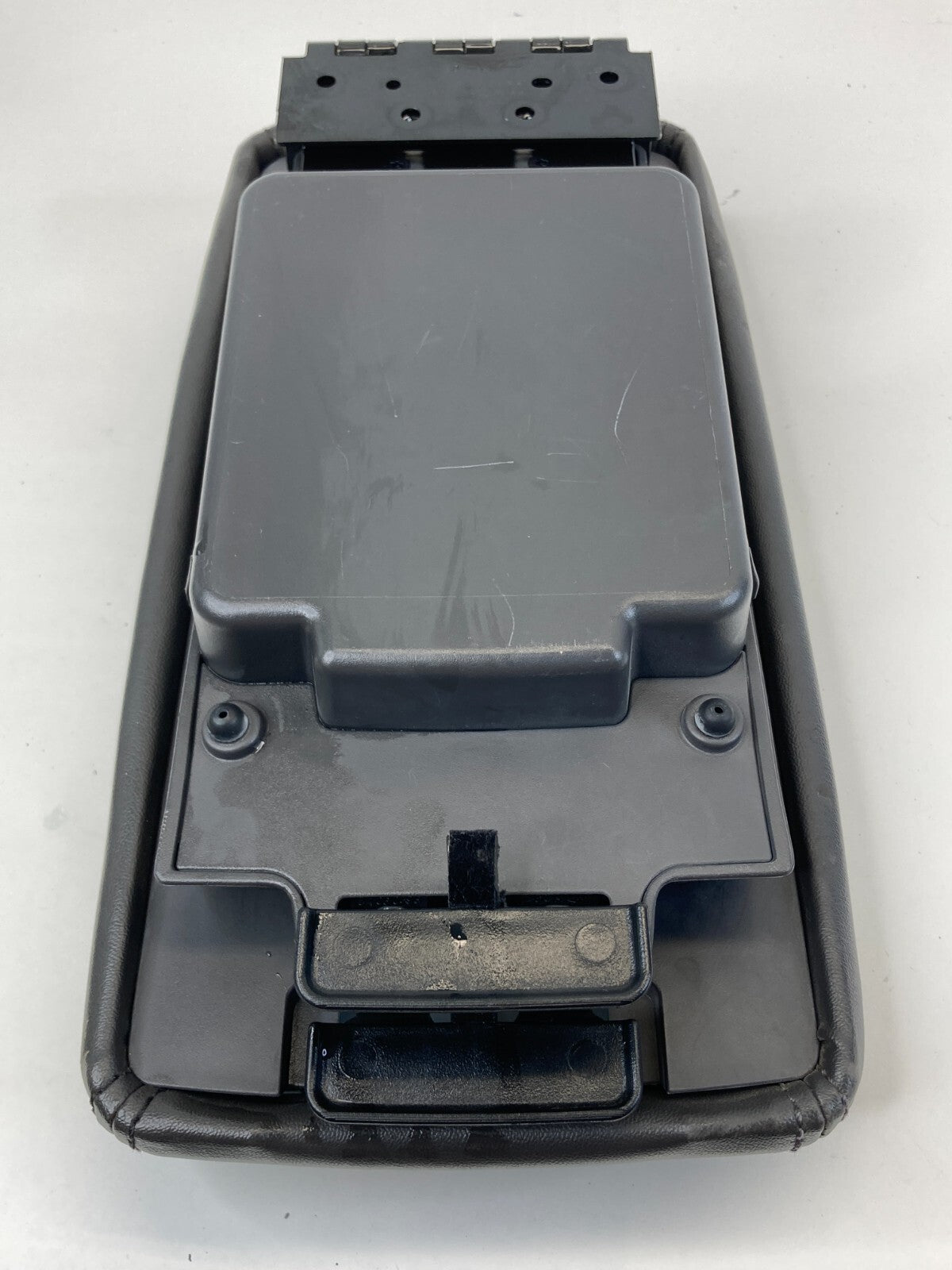 2010-2012 Ford Fusion Center Console Armrest Lid Cover Arm Rest 6E53-5406050-AA