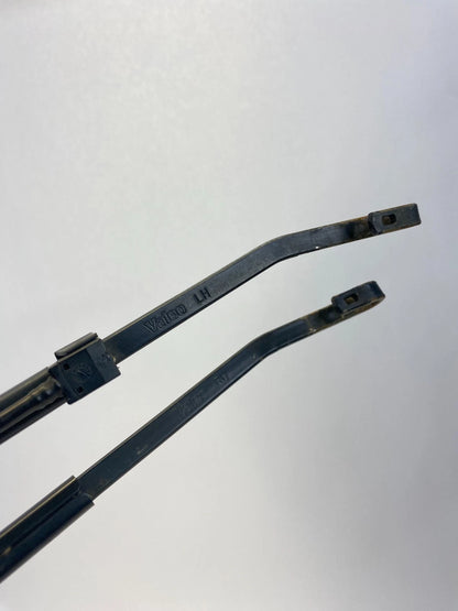 2003-2006 CHEVY TAHOE SILVERADO FRONT RIGHT & LEFT WINDSHIELD WIPER ARMS SET OEM