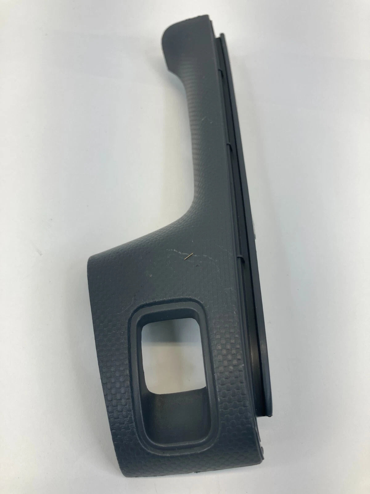 2002-2005 HONDA CIVIC SEDAN REAR RIGHT SIDE SWITCH BEZEL PANEL 83743-S5A-9010