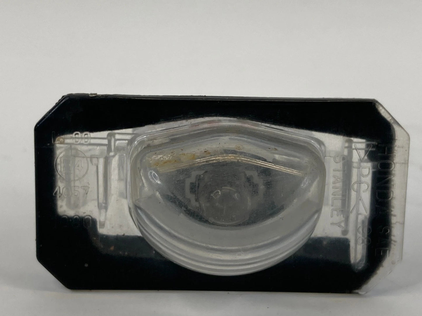 2001-2011 HONDA CIVIC REAR TRUNK LICENSE PLATE LIGHT HOUSING ASSEMBLY OEM E44057
