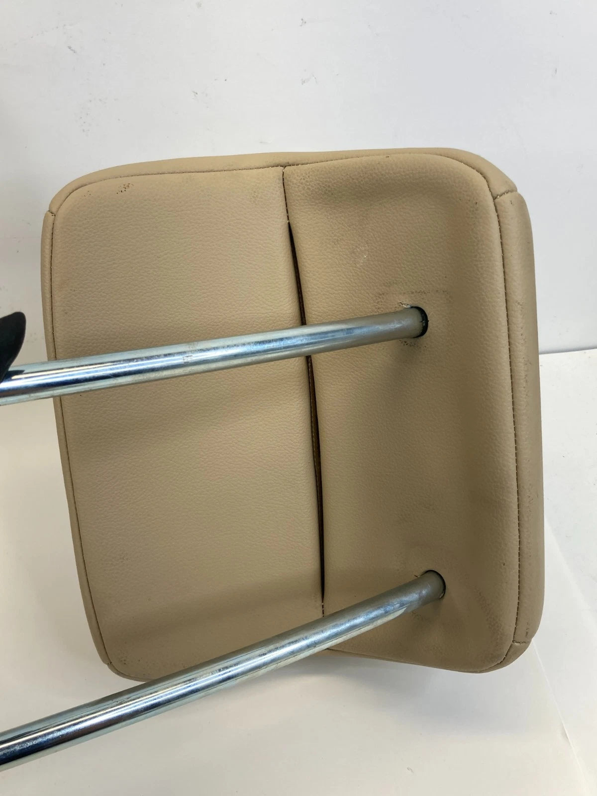 2008-2012 LAND ROVER LR2 REAR CENTER LH RH SIDE HEADREST HEAD SET OF 3 BEIGE OEM