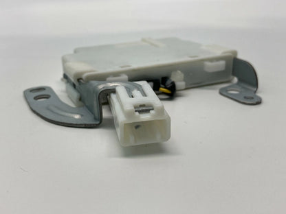 04-09 TOYOTA PRIUS INDOOR OSCILLATOR CENTRAL LOCKING CONTROL UNIT 8999247010 OEM