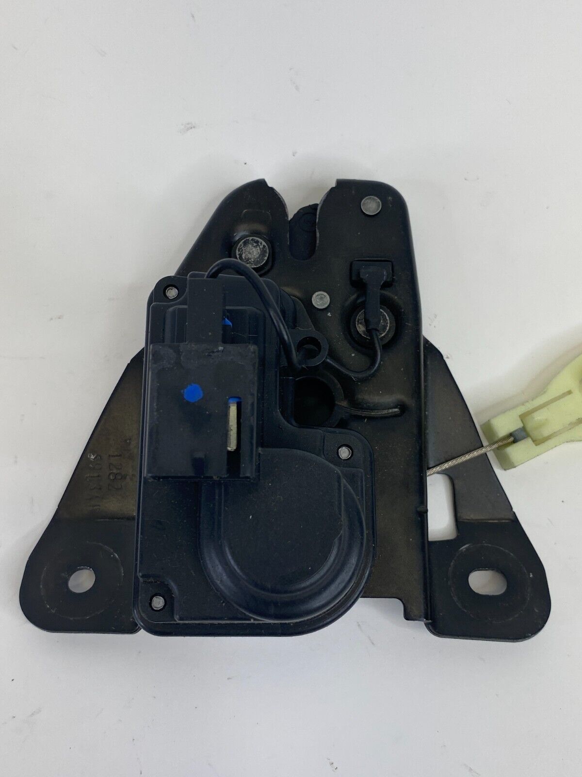 2013 2014 2015 2016 Dodge Dart Sedan Rear Trunk Lid Lock Latch Actuator OEM