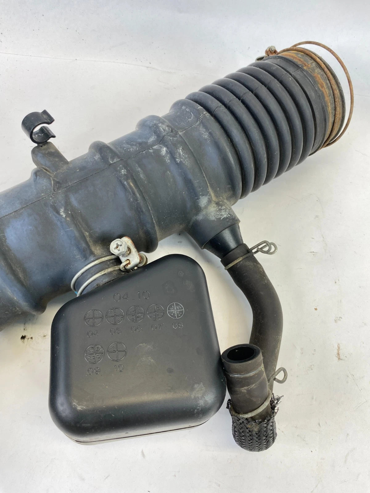 2006-2013 LEXUS IS250 2.5L AIR INTAKE HOSE TUBE RESONATOR OEM 17881-31120