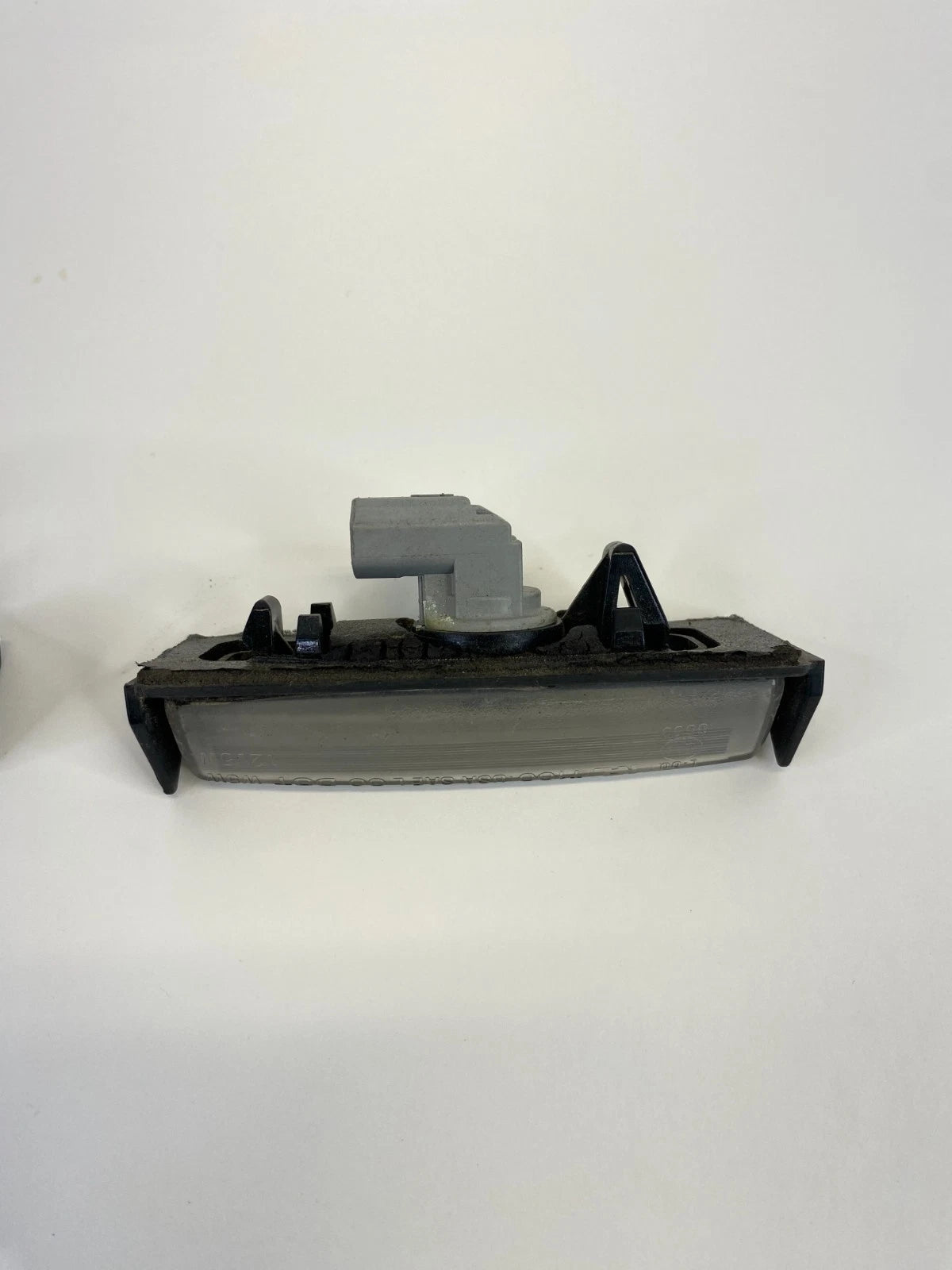 2002-2011 TOYOTA CAMRY SEDAN REAR LICENSE PLATE LIGHT LAMPS SET PAIR OEM