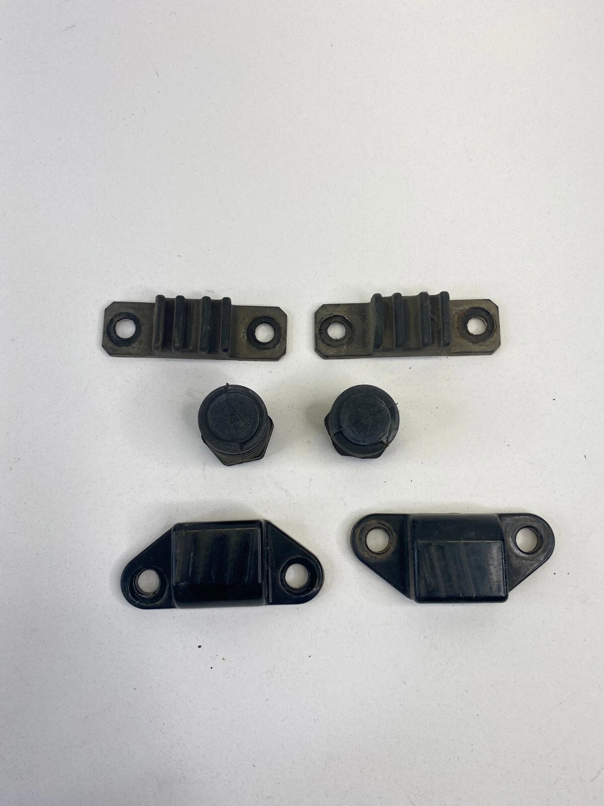 2010-2015 MITSUBISHI LANCER REAR TAILGATE ADJUSTER BUMPER STOPPER RUBBER SET