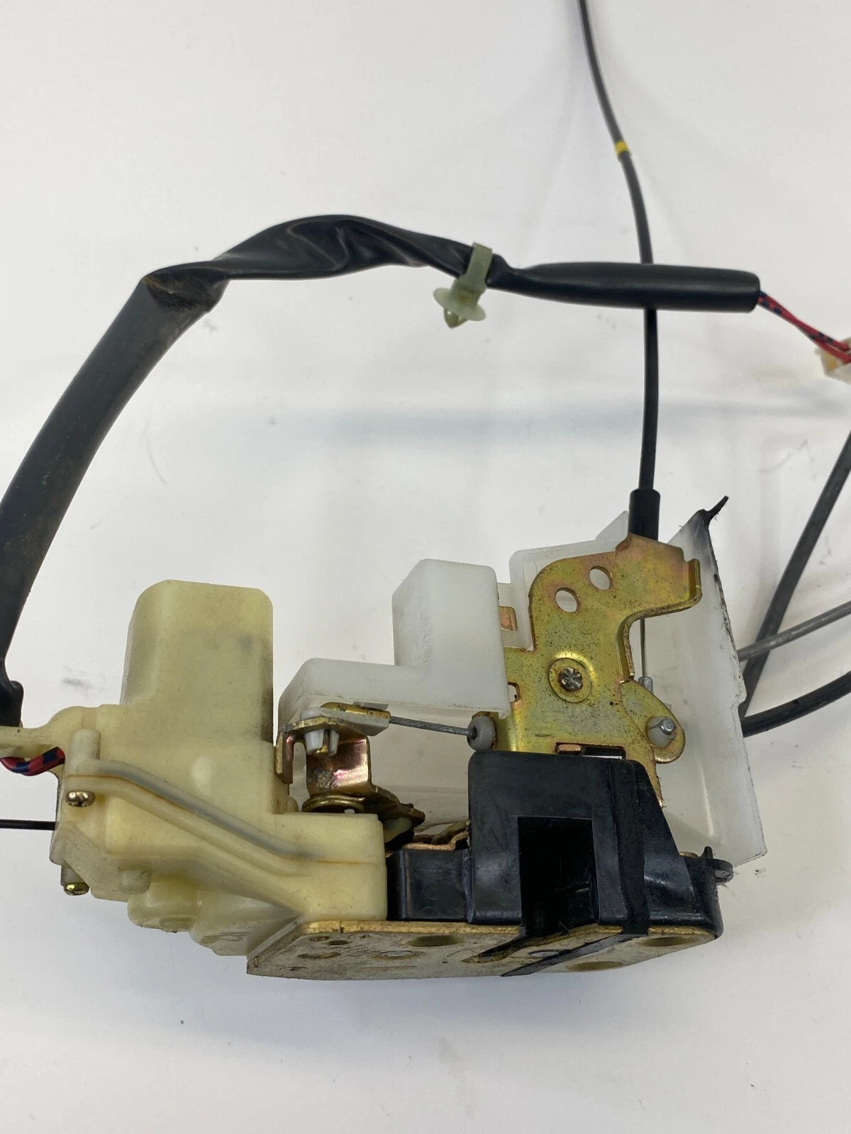 00 01 MAZDA MPV FRONT RIGHT PASSENGER SIDE DOOR POWER LOCK LATCH ACTUATOR OEM