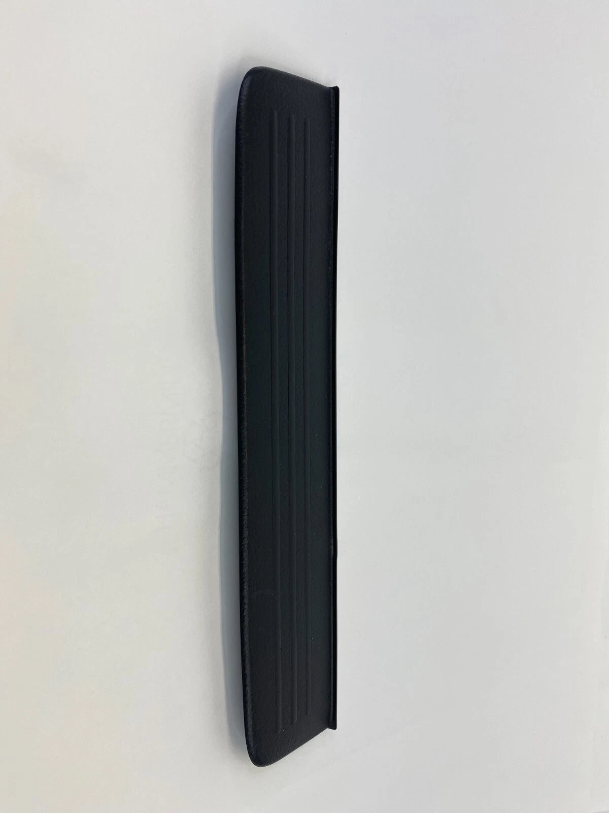 2004-2009 TOYOTA PRIUS REAR LEFT DOOR SILL SCUFF STRIP TRIM PLATE 67915-47020
