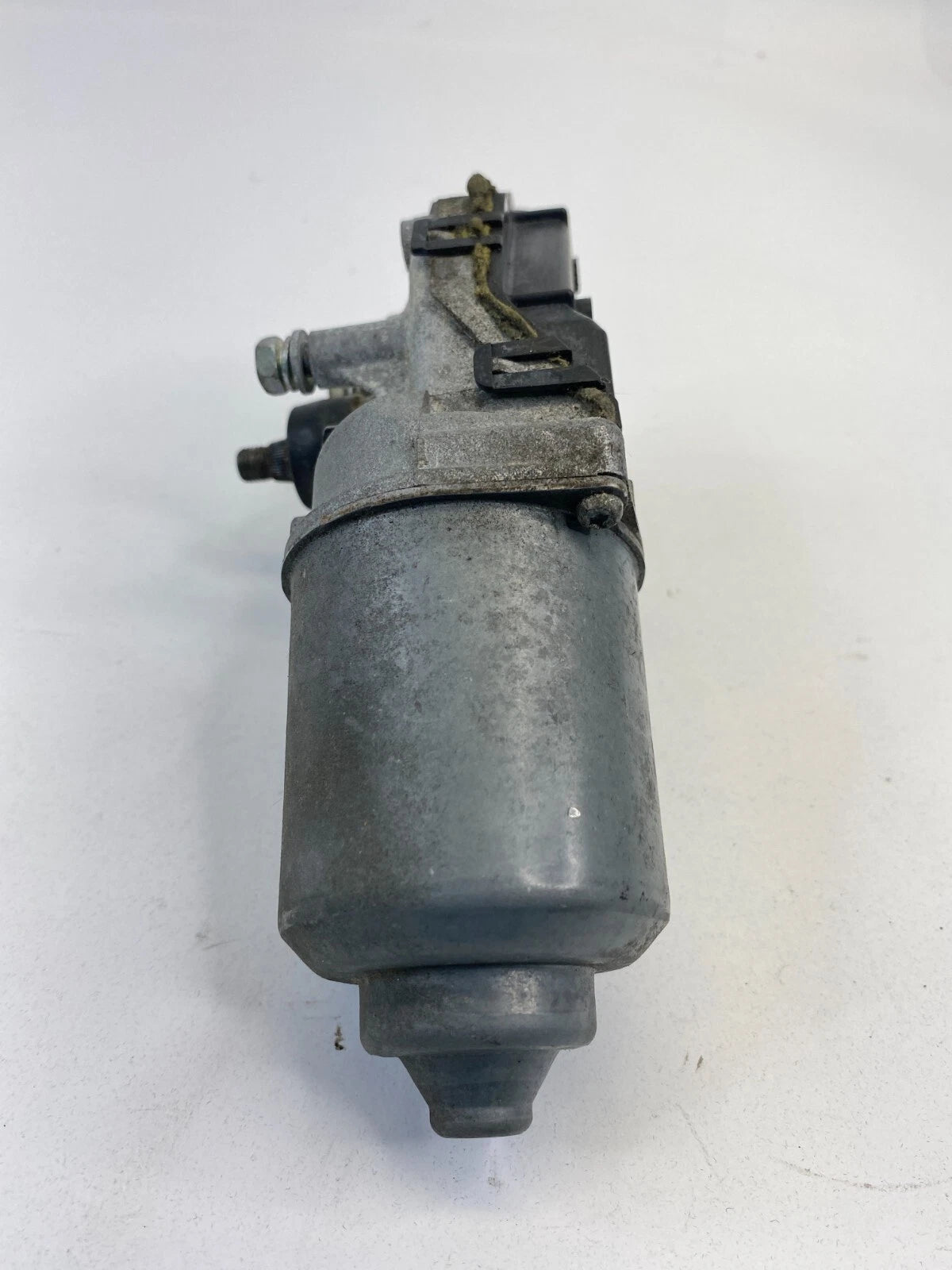 2009-2013 TOYOTA MATRIX FRONT WINDSHIELD WIPER MOTOR ASSEMBLY OEM 85110-02250