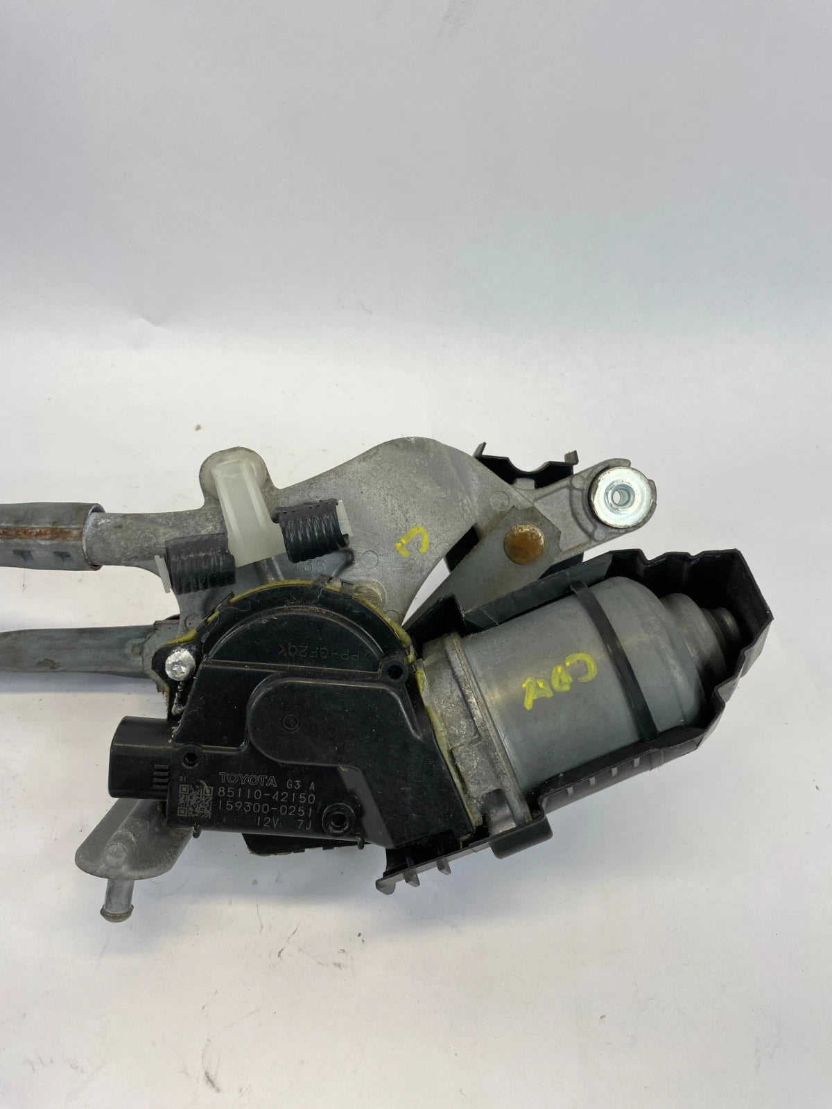 2006-2012 TOYOTA RAV4 FRONT WINDSHIELD WIPER MOTOR & LINKAGE ASSY 8511042150 OEM