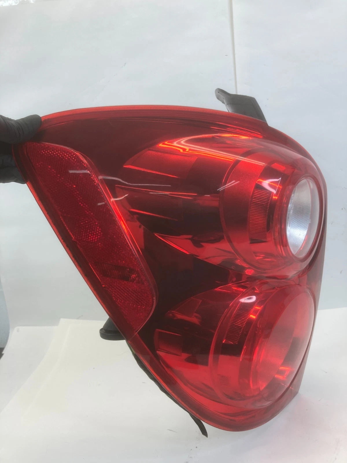 10-15 CHEVROLET EQUINOX LEFT DRIVER SIDE TAIL LIGHT TAILLIGHT LAMP HALOGEN OEM