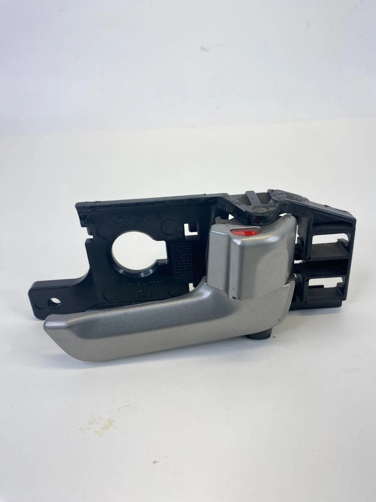 05-10 KIA SPORTAGE FRONT RIGHT PASSENGER INNER DOOR HANDLE SILVER OEM 82613-1F00