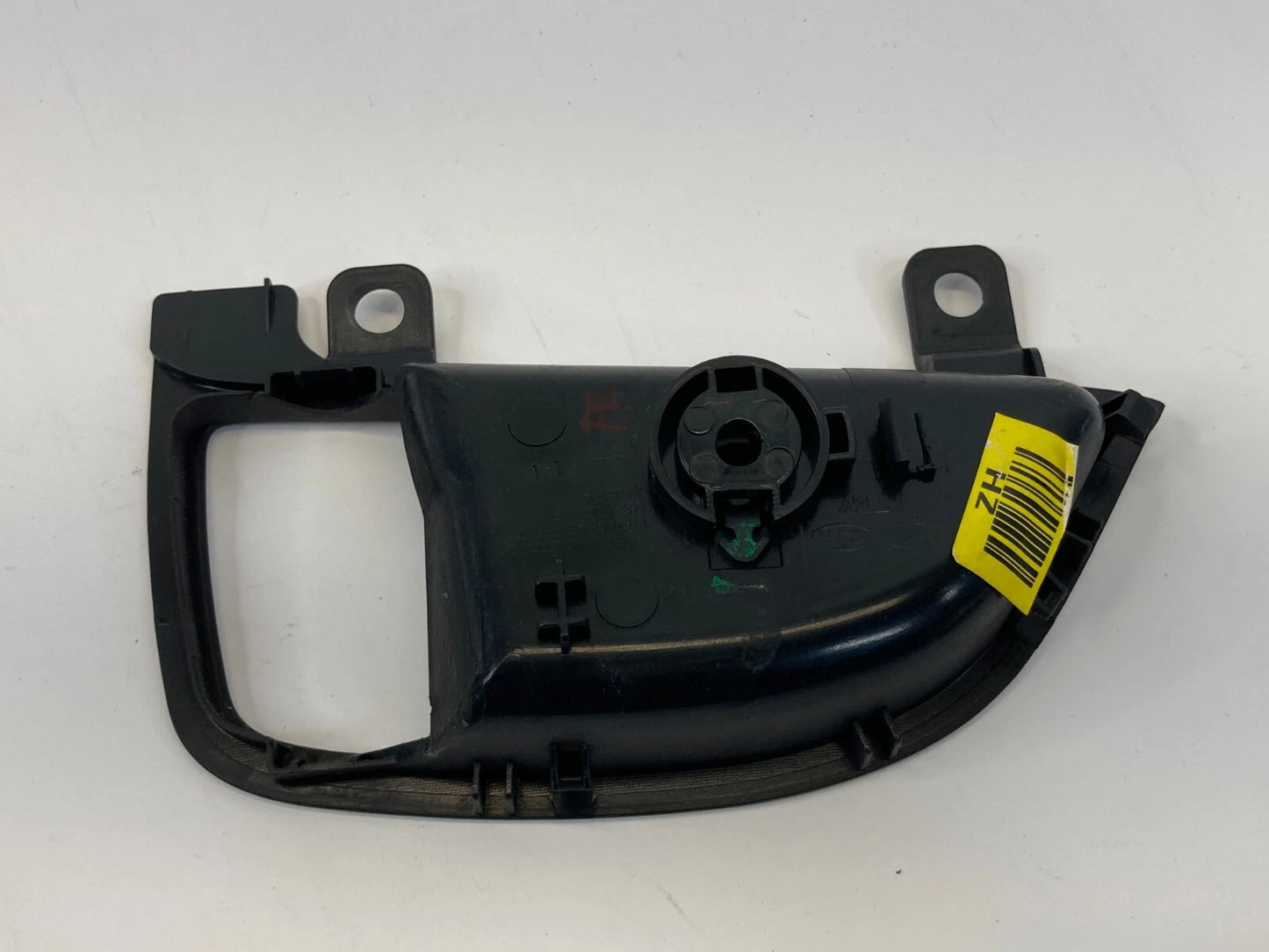 2011-2016 HYUNDAI ELANTRA FRONT RIGHT SIDE INSIDE DOOR HANDLE BEZEL 82621-MD000