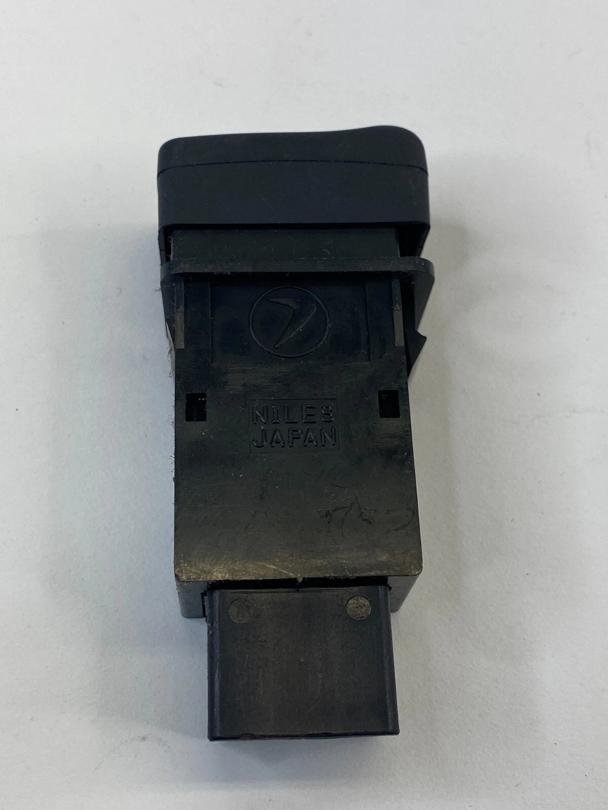 2003-2008 SUBARU FORESTER WINDSHIELD DEICER DEFROSTER SWITCH BUTTON CONTROL