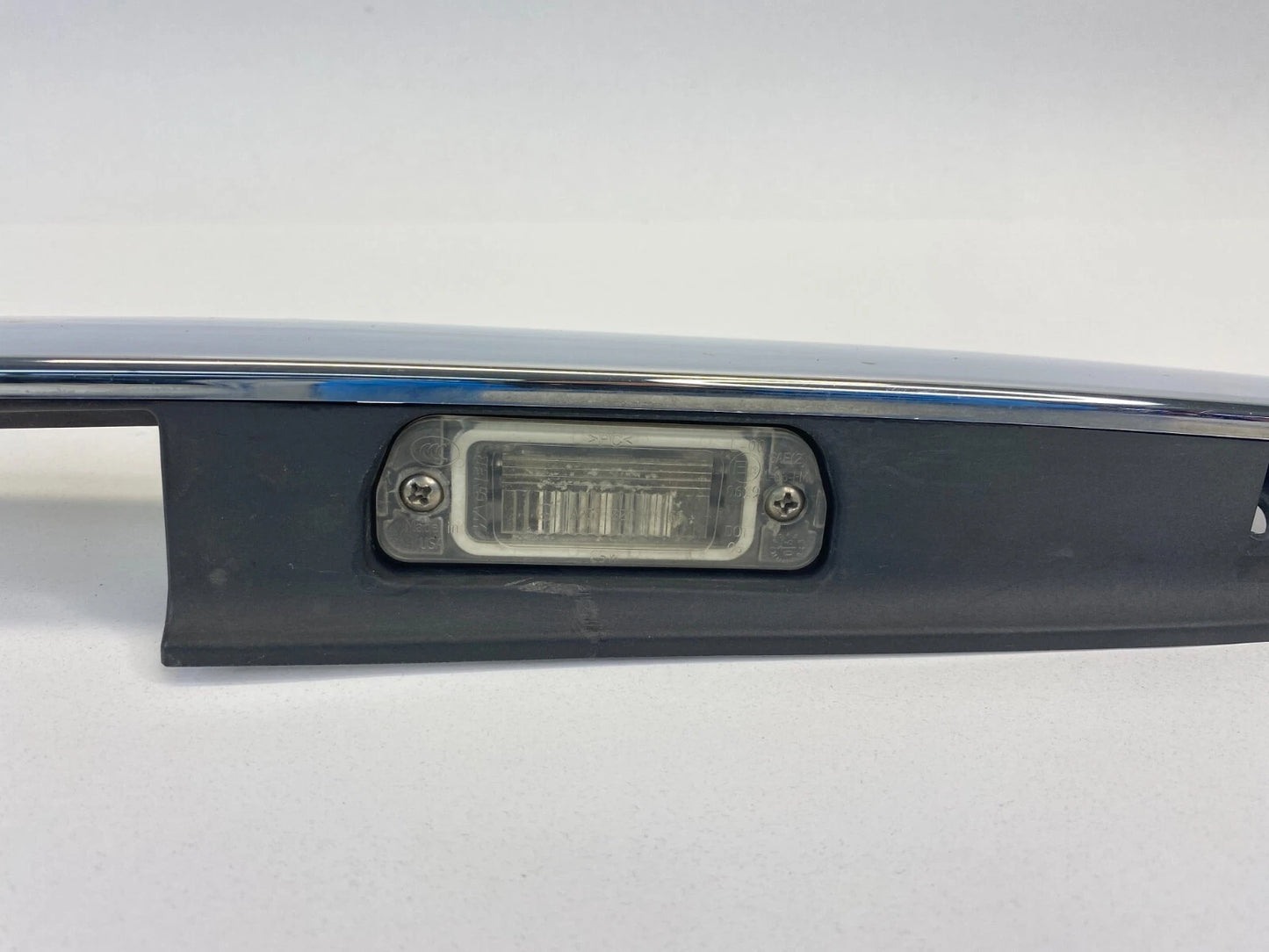 2007-2012 MERCEDES R350 TRUNK LIFTGATE HANDLE LICENSE PLATE MOLDING 2517400593