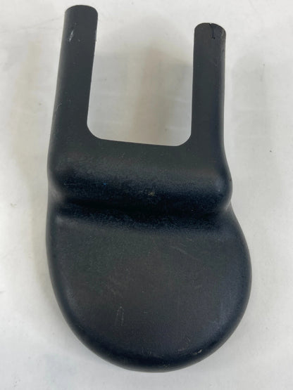 11-16 HYUNDAI ELANTRA FRONT LEFT SEAT INNER RIGHT SIDE TRACK END COVER CAP TRIM