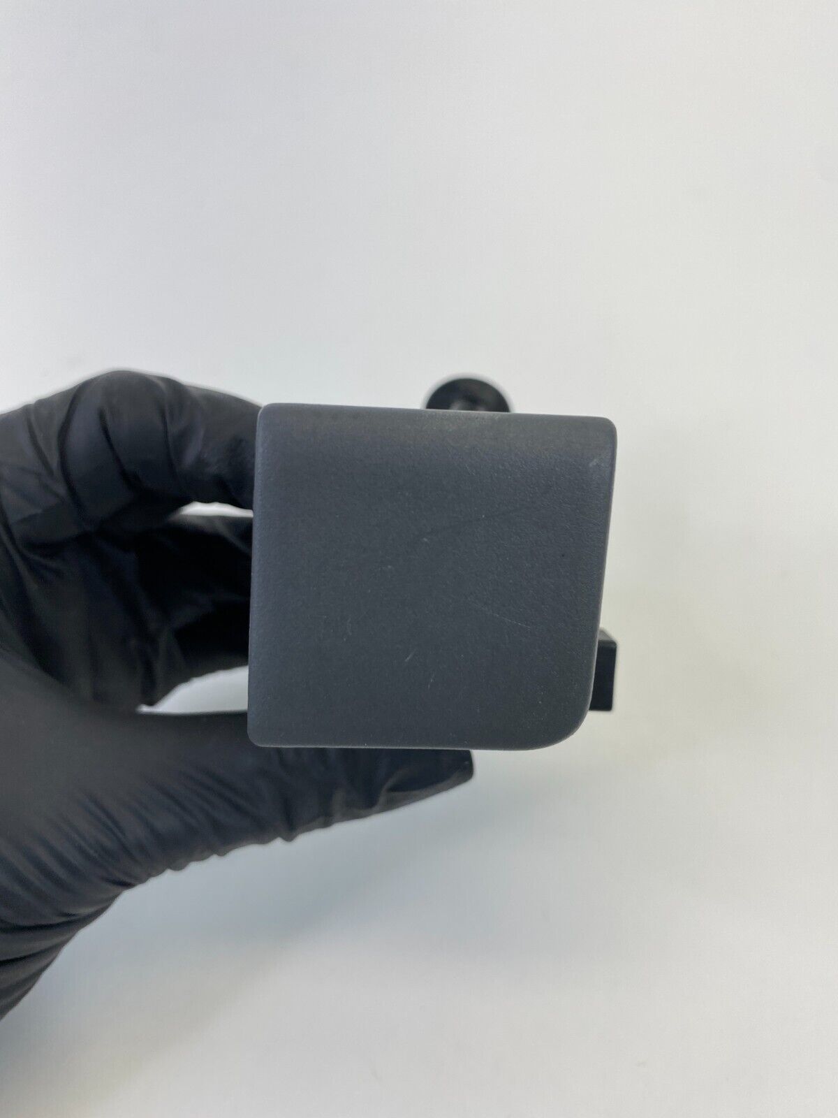 2010 2011 10 11 Toyota Prius Glove Box Compartment Latch Lock Release Button