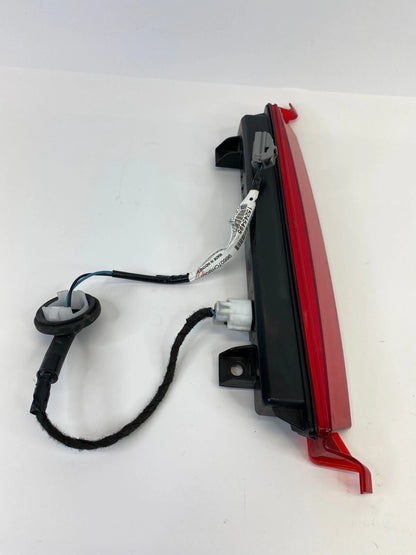 2007-2012 GMC ACADIA REAR CENTER HIGH MOUNT 3RD THIRD BRAKE LIGHT LAMP 15245495