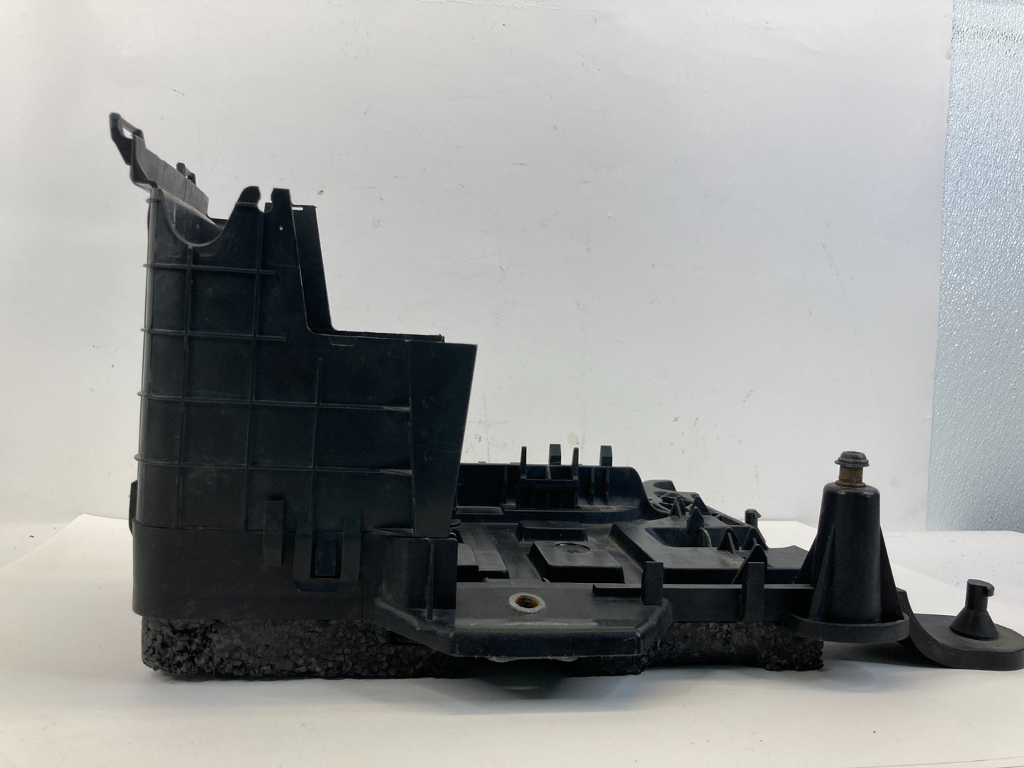 09-17 Volkswagen CC 05-18 Jetta Battery Tray Holder Support Bracket 3C0915336